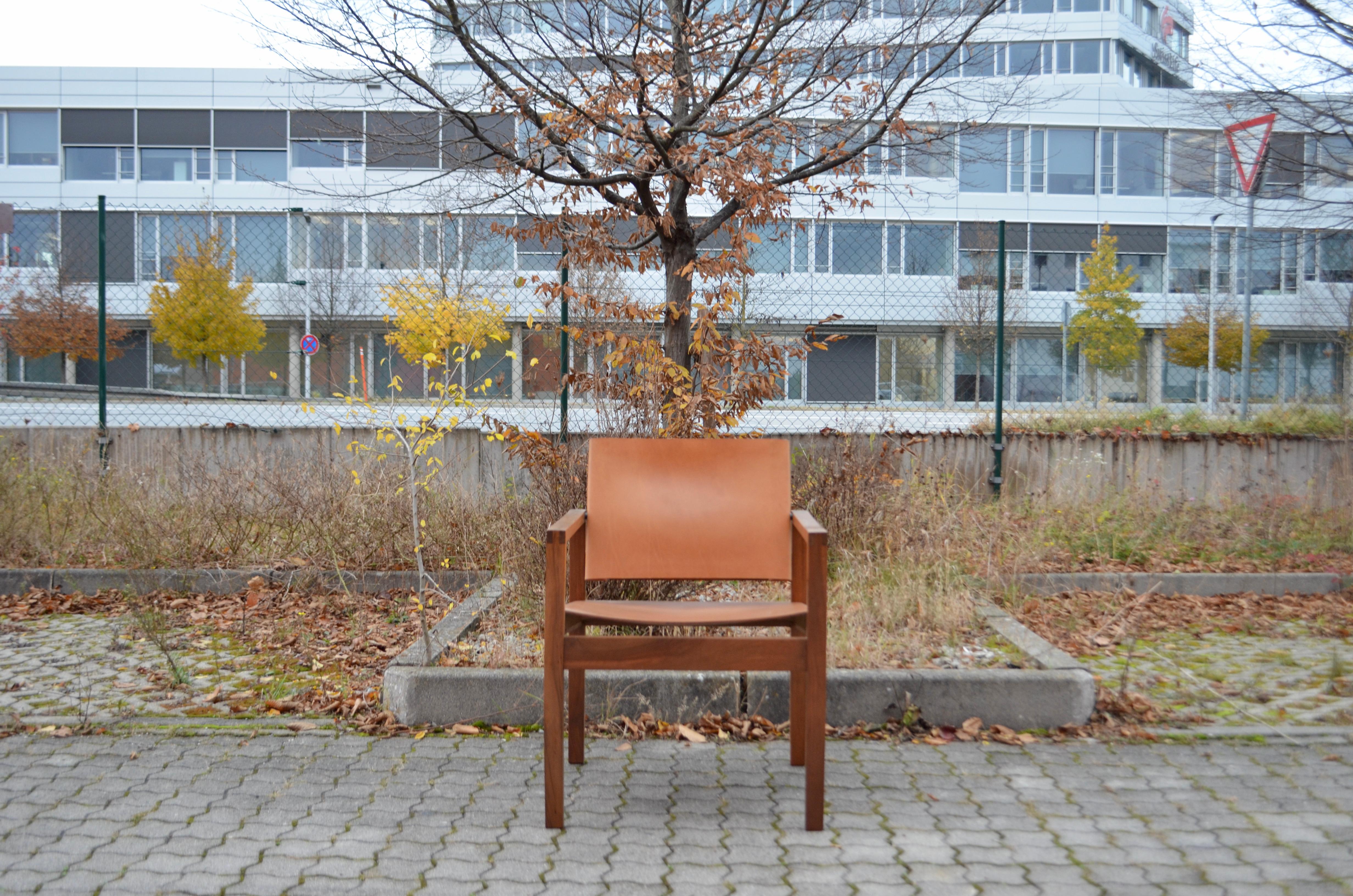 German Bauhaus Era Minimalist Modernist Cognac Saddle Leather Lounge Chair Armchair For Sale