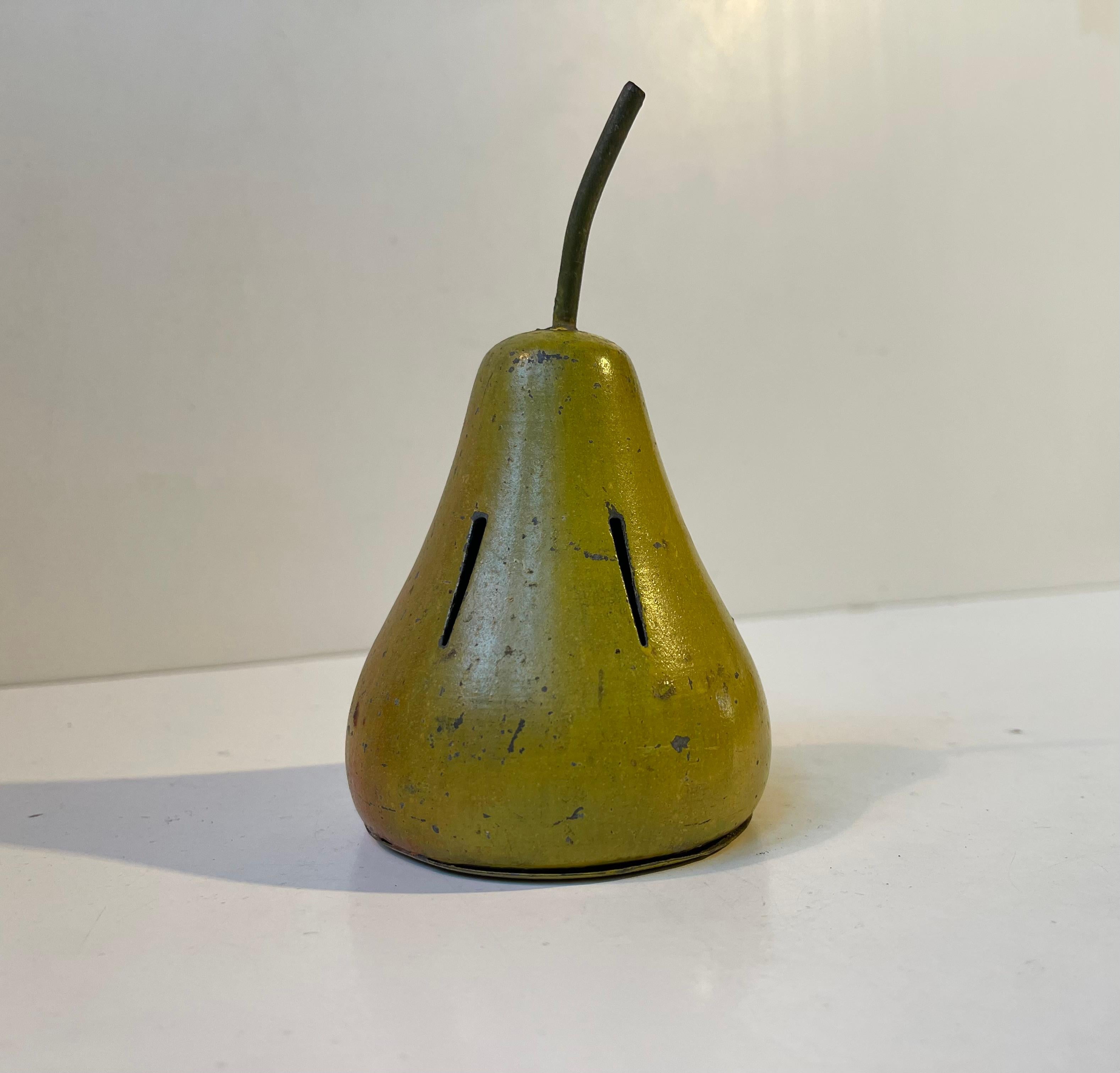 Bauhaus Era Pear Potpourri Jar in Lacquered Steel, 1920s In Good Condition For Sale In Esbjerg, DK