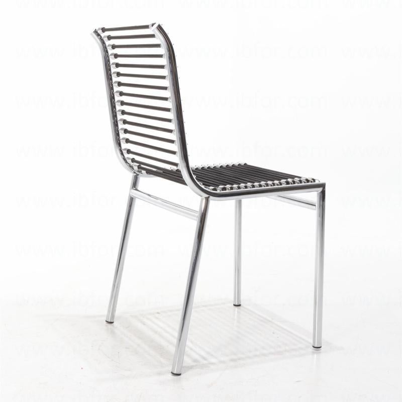 René Herbst, 'Sandows' Stuhl, Modell N.5, galvanisierter Stahl, elastisches Seil, Frankreich, Entwurf 1928, hergestellt in den 2000er Jahren.

Der 