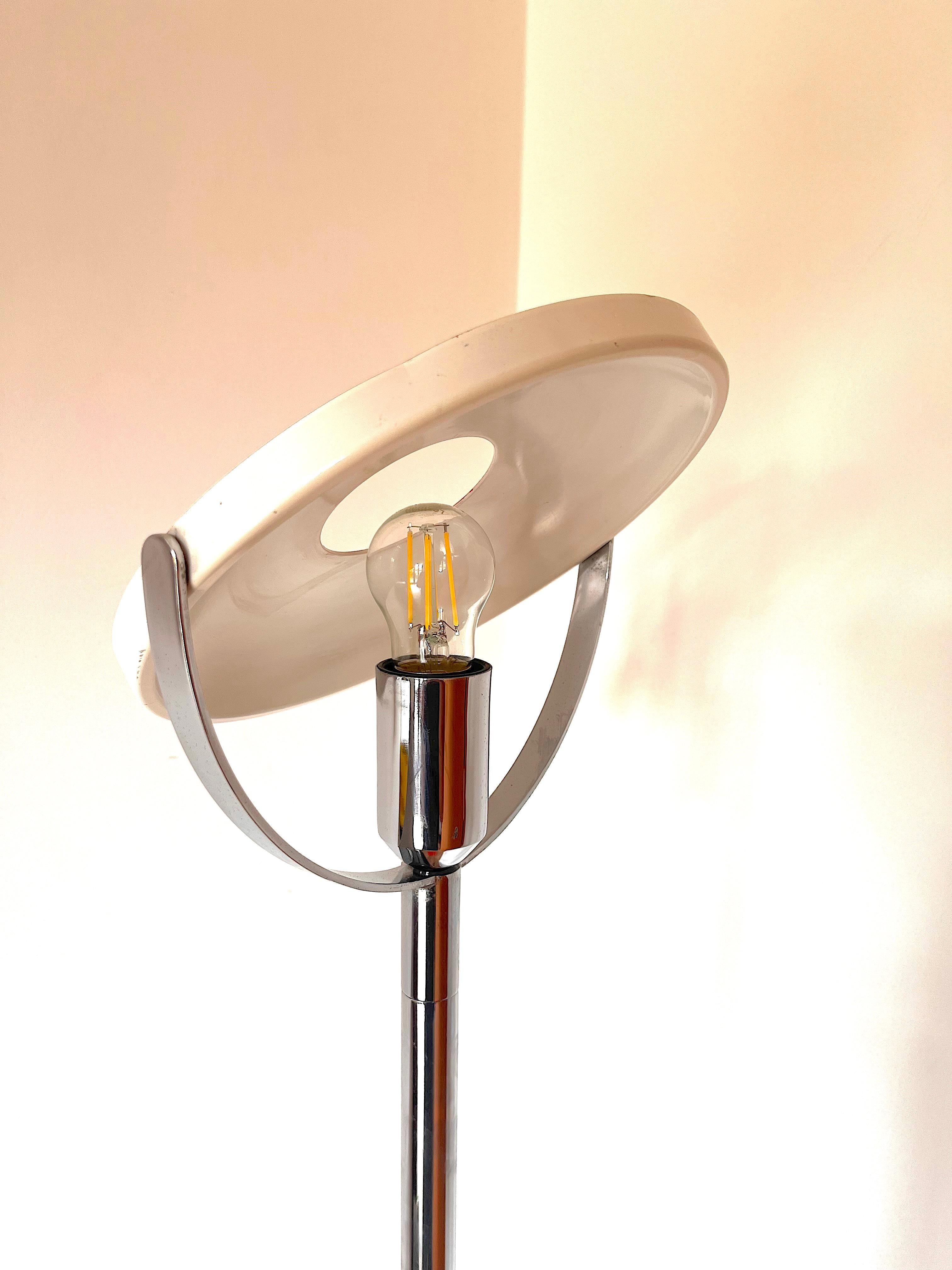 Bauhaus Floor Lamp by Carl Jakob Jucker for Imago Dp, Weimar In Good Condition For Sale In Roma, IT