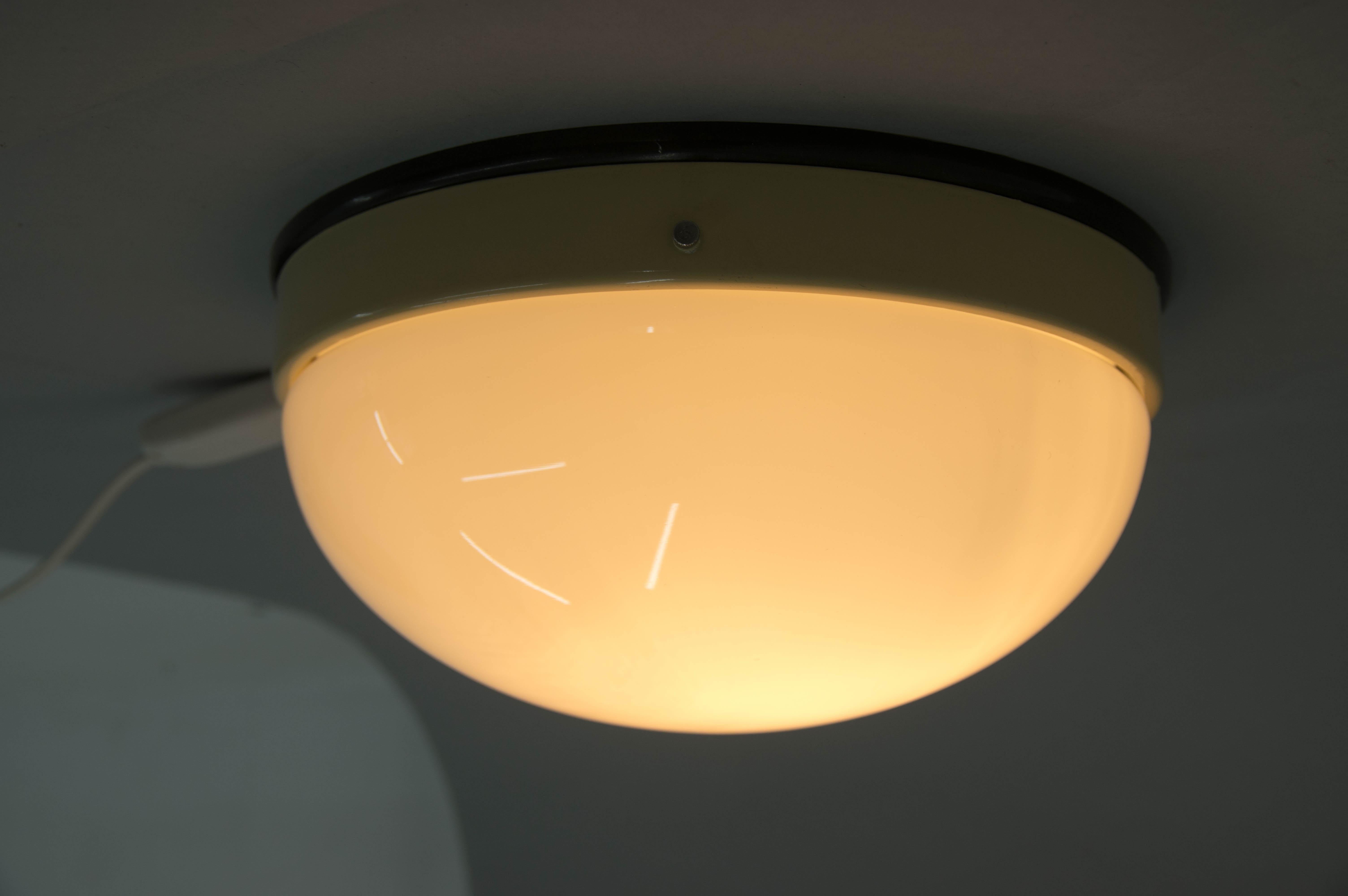 Metà XX secolo Lampade da incasso o da parete Bauhaus, 1940, Restaurate, Fino a 13 Articoli in vendita