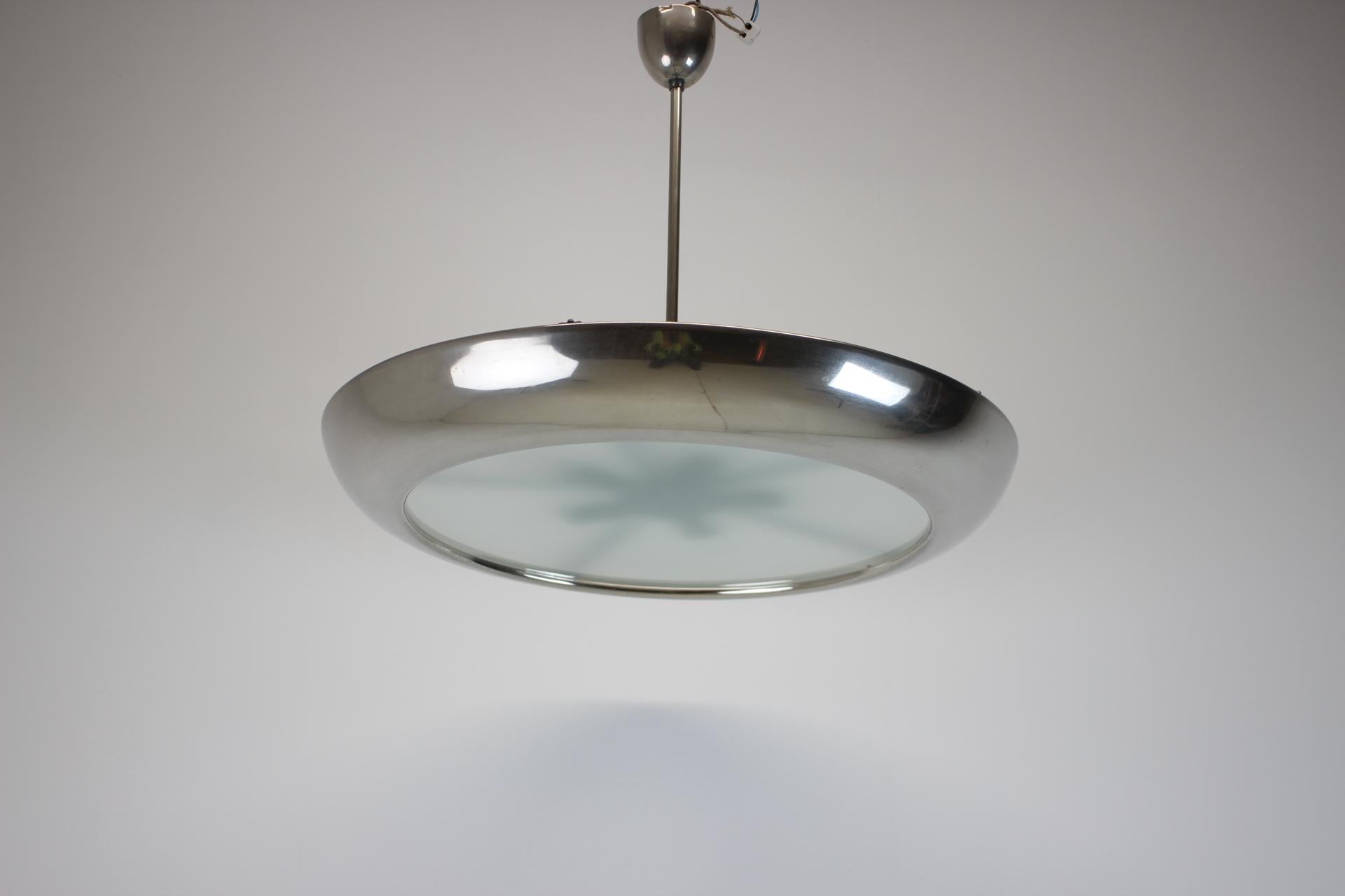 UFO chandelier designed by Josef Hurka in 1930s. 
US wiring compatible.