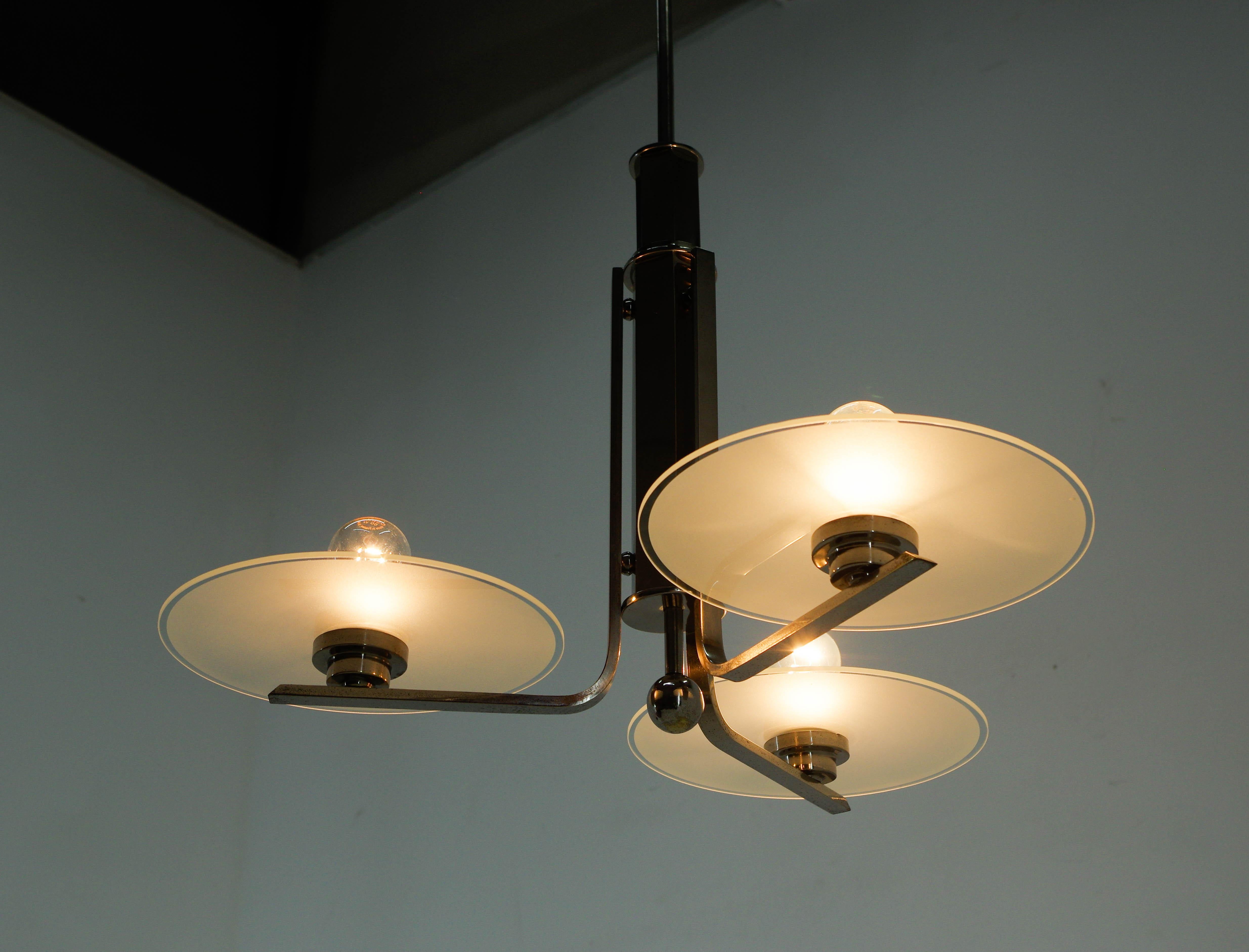 Bauhaus/ Functionalistischer Kronleuchter aus Chrom und Glas, 1920er Jahre (Europäisch) im Angebot