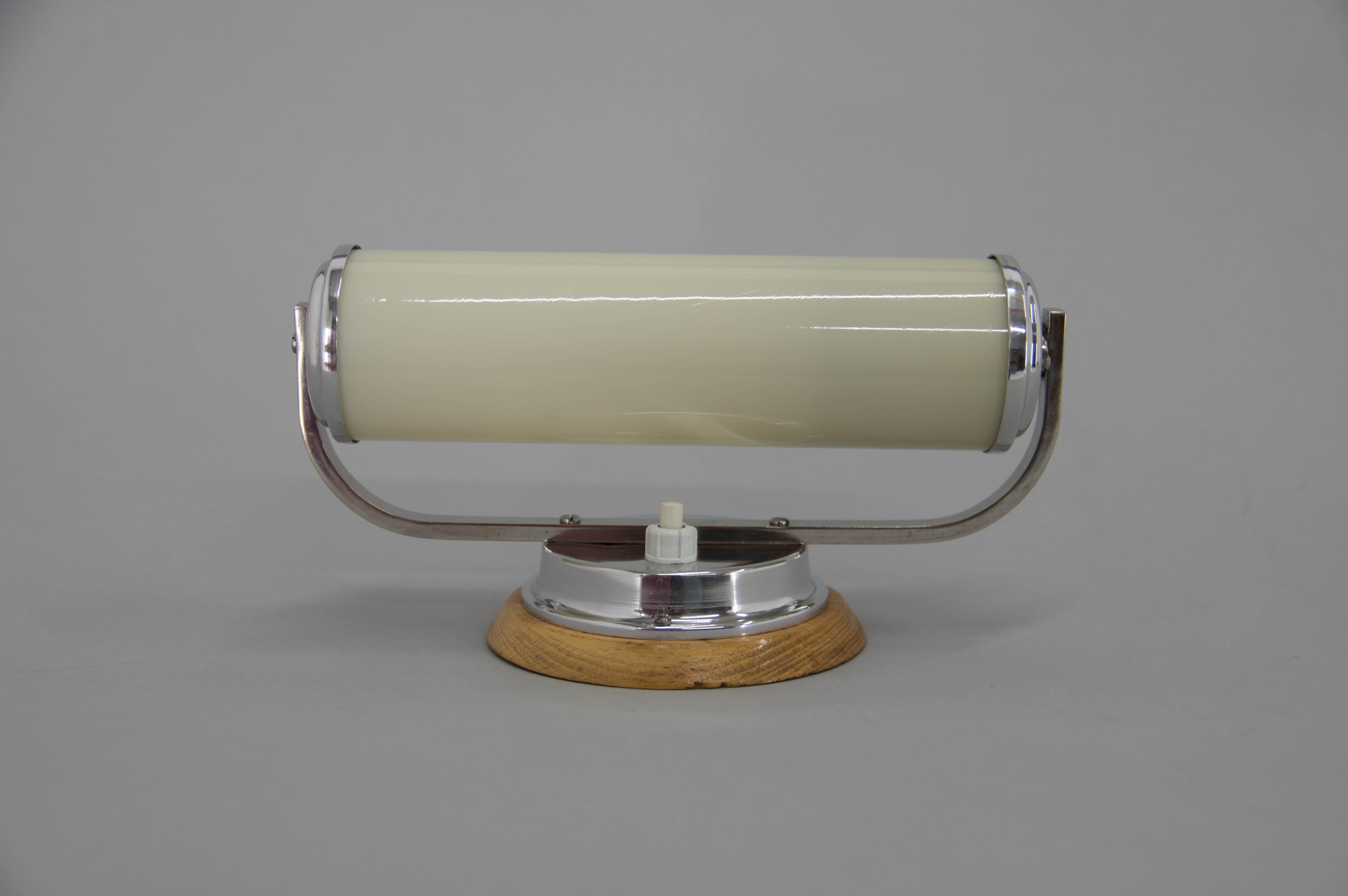 Tchèque Lampe murale Bauhaus/functionnelle en nickel, années 1930, excellent état en vente