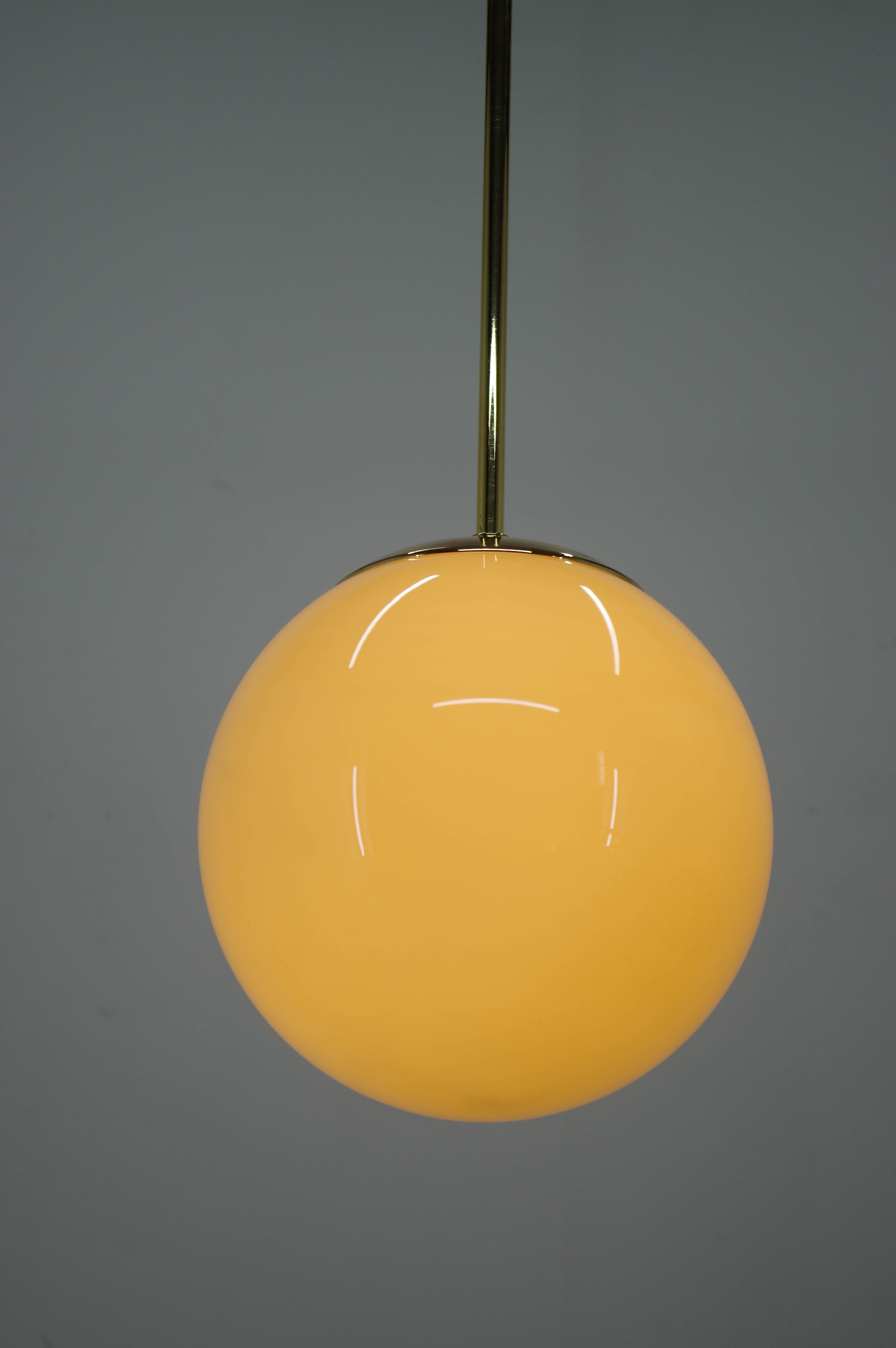 Bauhaus/Functionalist Pendant, 1930s, Restored In Good Condition For Sale In Praha, CZ