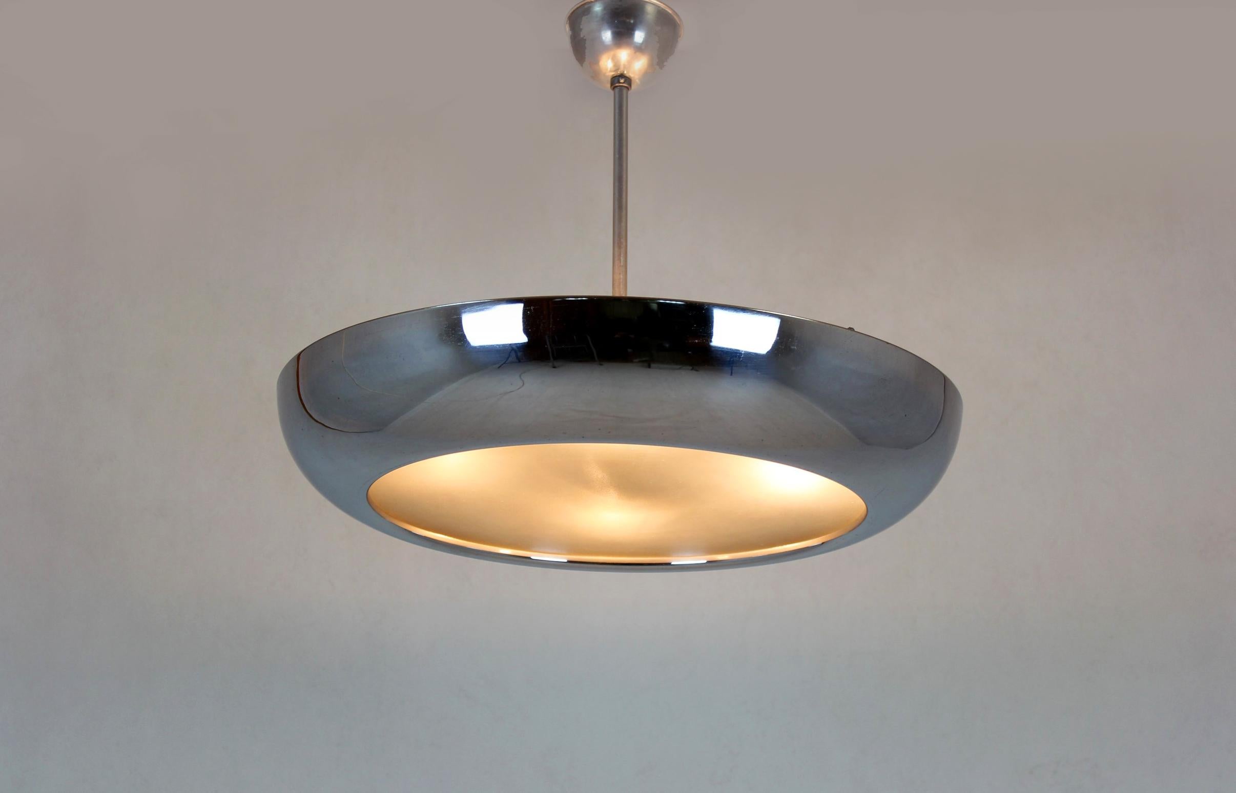 Bauhaus Functionalist Ufo Pendant Lamp by Josef Hurka for Napako, 1930s In Good Condition For Sale In Żory, PL