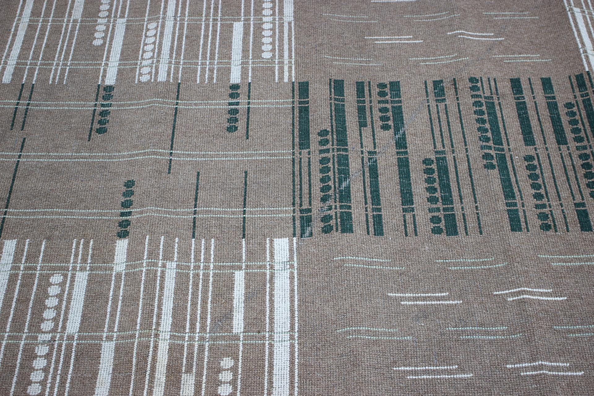 Bauhaus Geometric Carpet/Rug, circa 1940s / Czechoslovakia For Sale 2