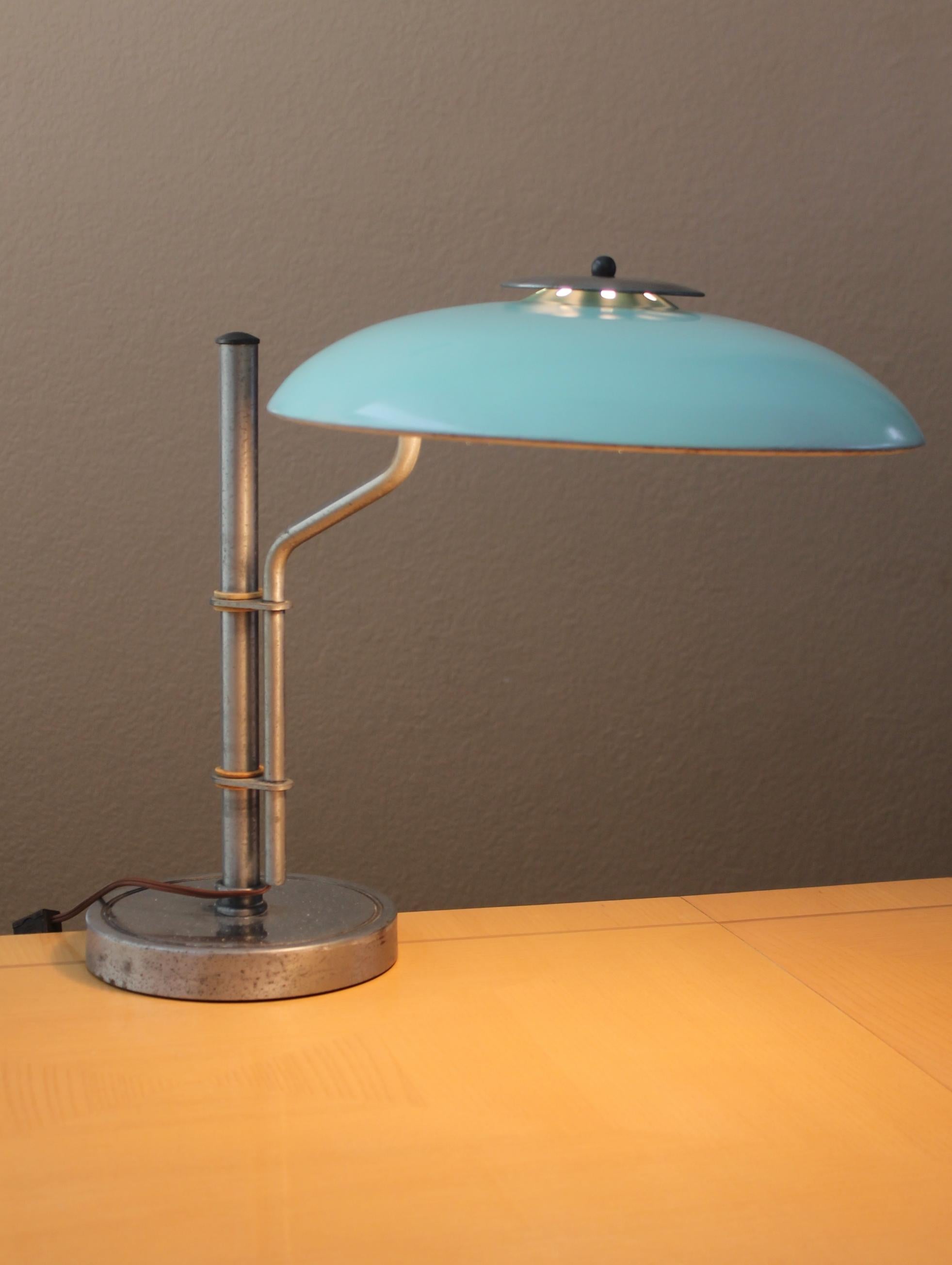 ¡Lámpara Bauhaus Gerald Thurston Art Decó de brazo oscilante de platillo! Lightolier Azul MCM 40s Moderno de mediados de siglo en venta