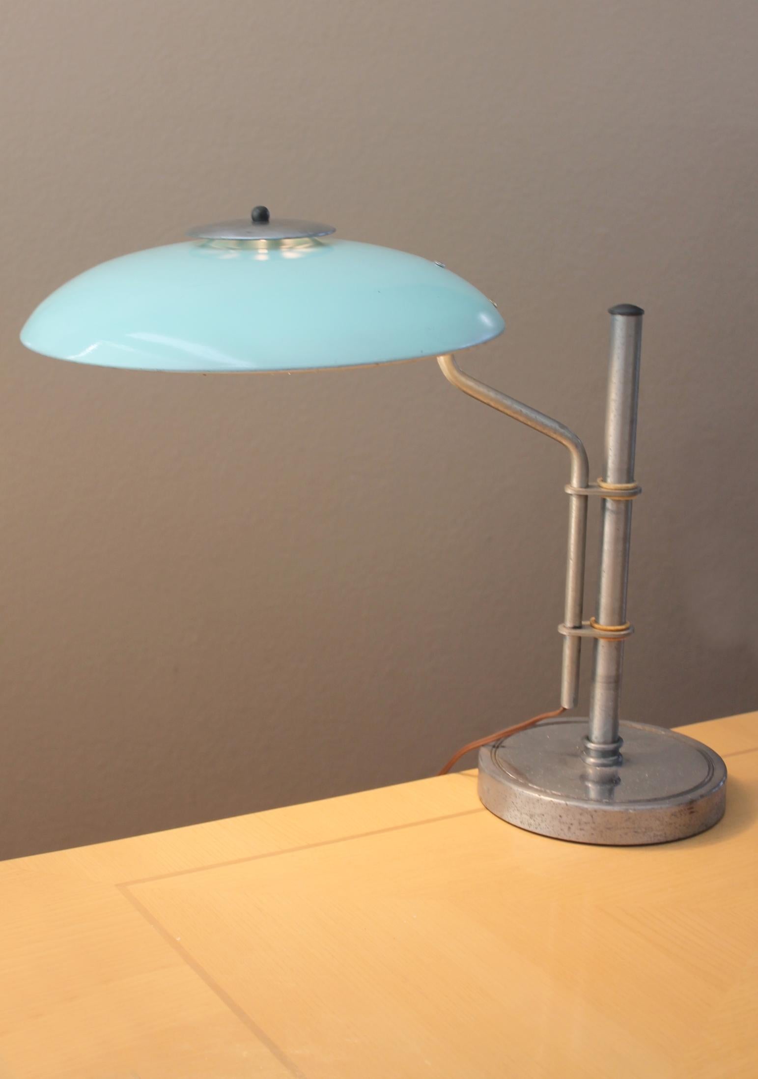¡Lámpara Bauhaus Gerald Thurston Art Decó de brazo oscilante de platillo! Lightolier Azul MCM 40s en venta 1