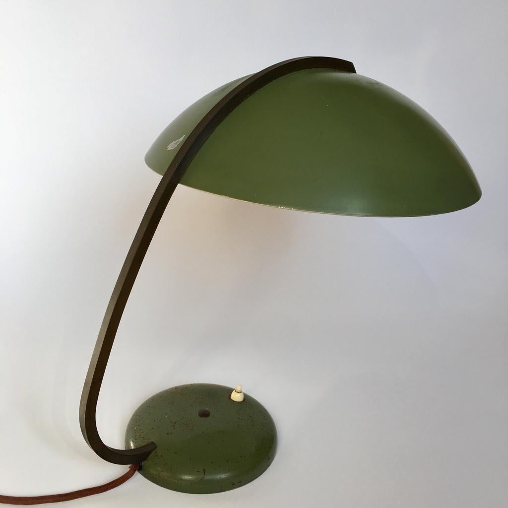 Mid-20th Century Bauhaus German Green Metal and Brass Desk Lamp, 1930s For Sale
