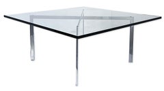Mesa baja Barcelona de cristal y cromo Bauhaus de Mies Van Der Rohe para Knoll