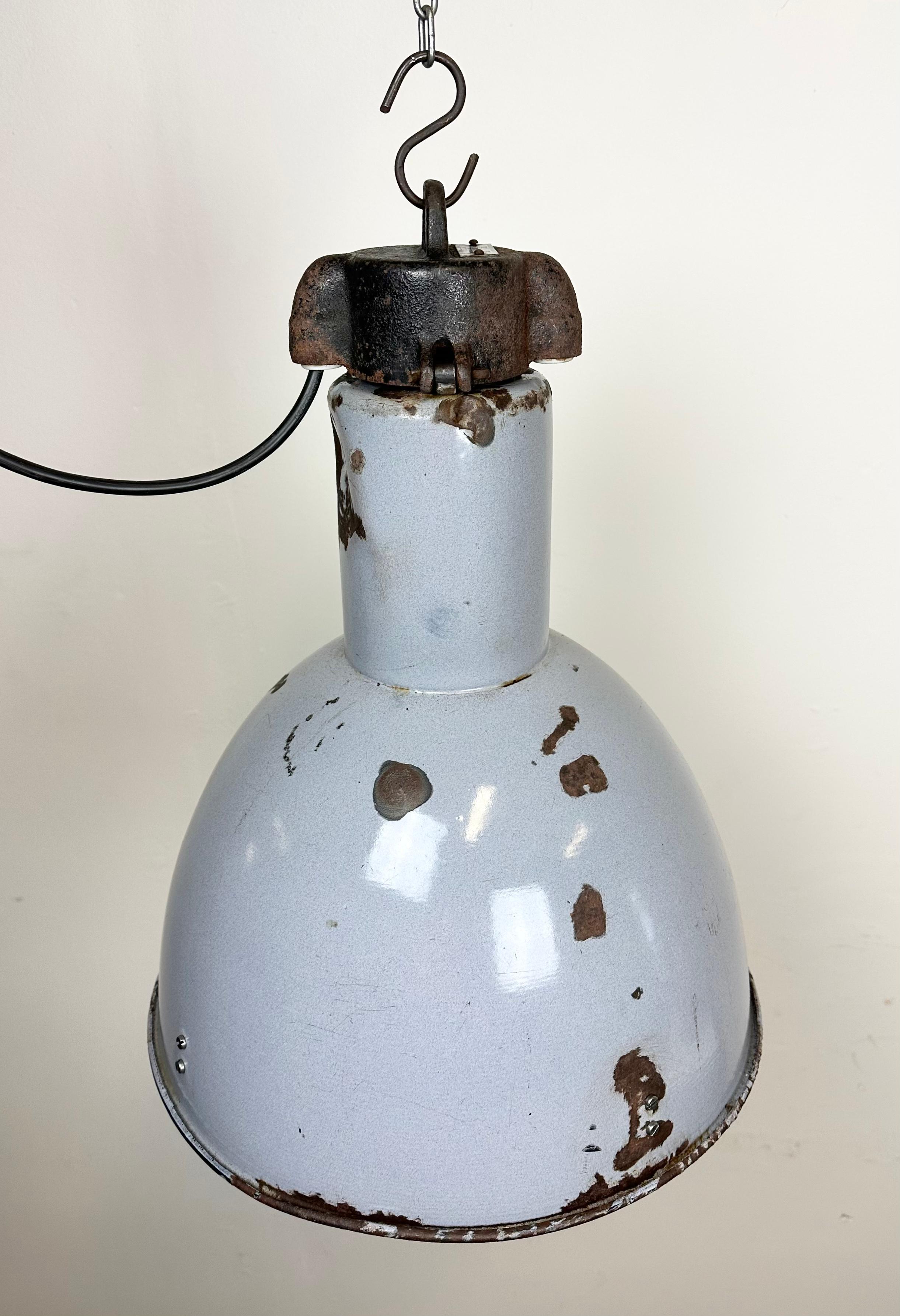 Bauhaus Grey Enamel Industrial Pendant Lamp, 1950s For Sale 4