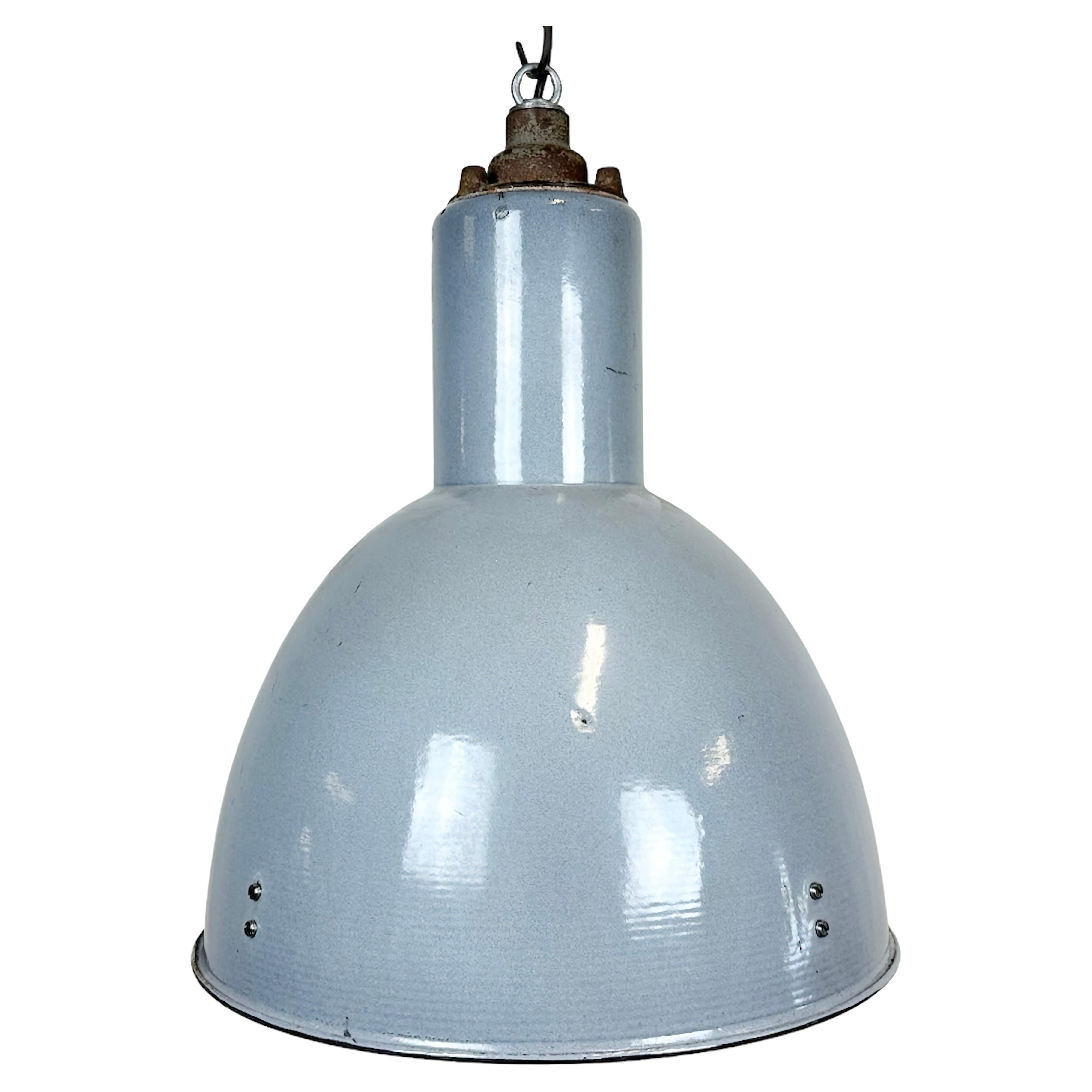 Lampe suspendue industrielle Bauhaus en émail gris, années 1950 en vente