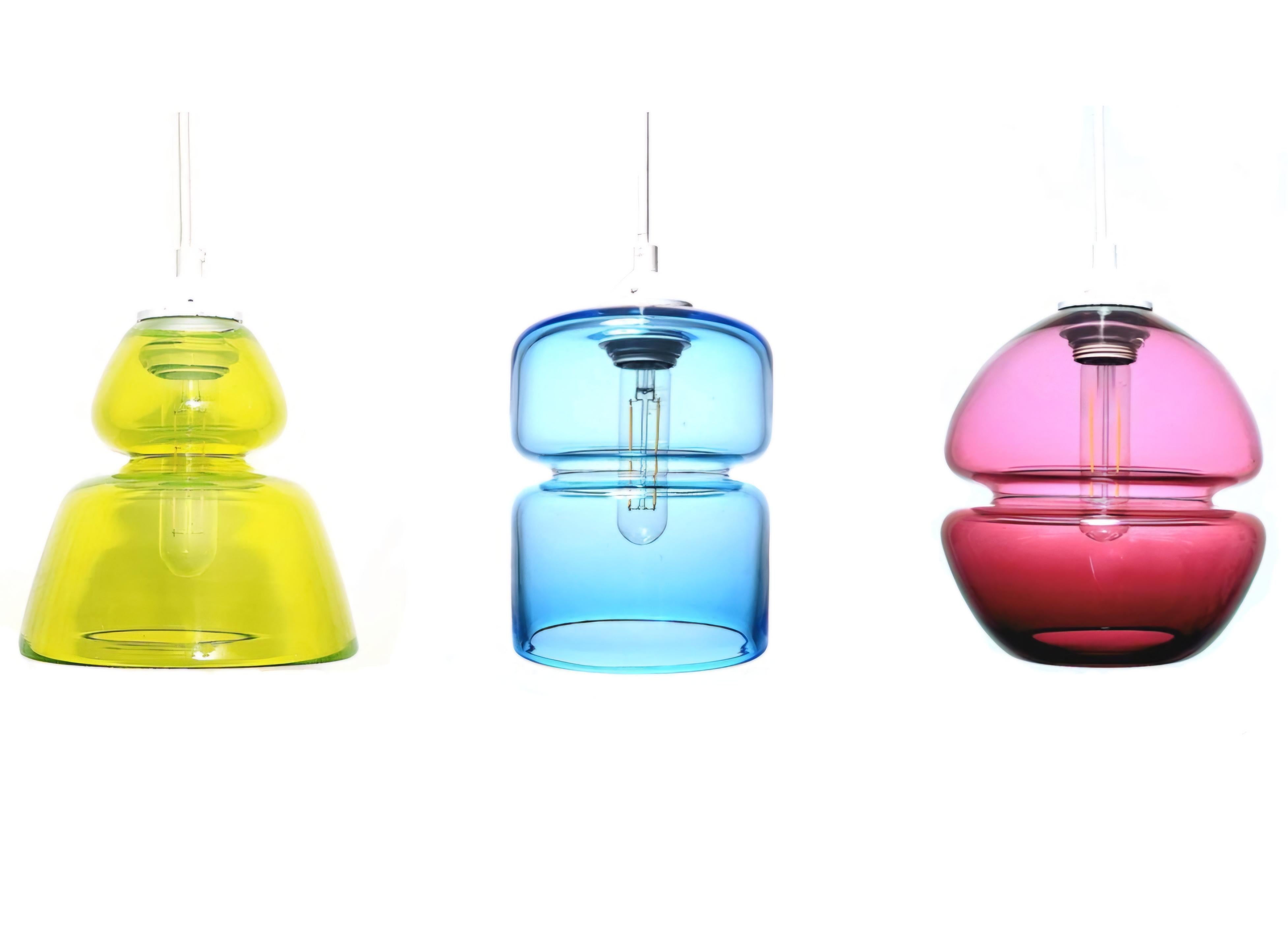 XXIe siècle et contemporain Pendentif orbe Bauhaus Groove Series en rubis, éclairage en verre moderne fait à la main en vente