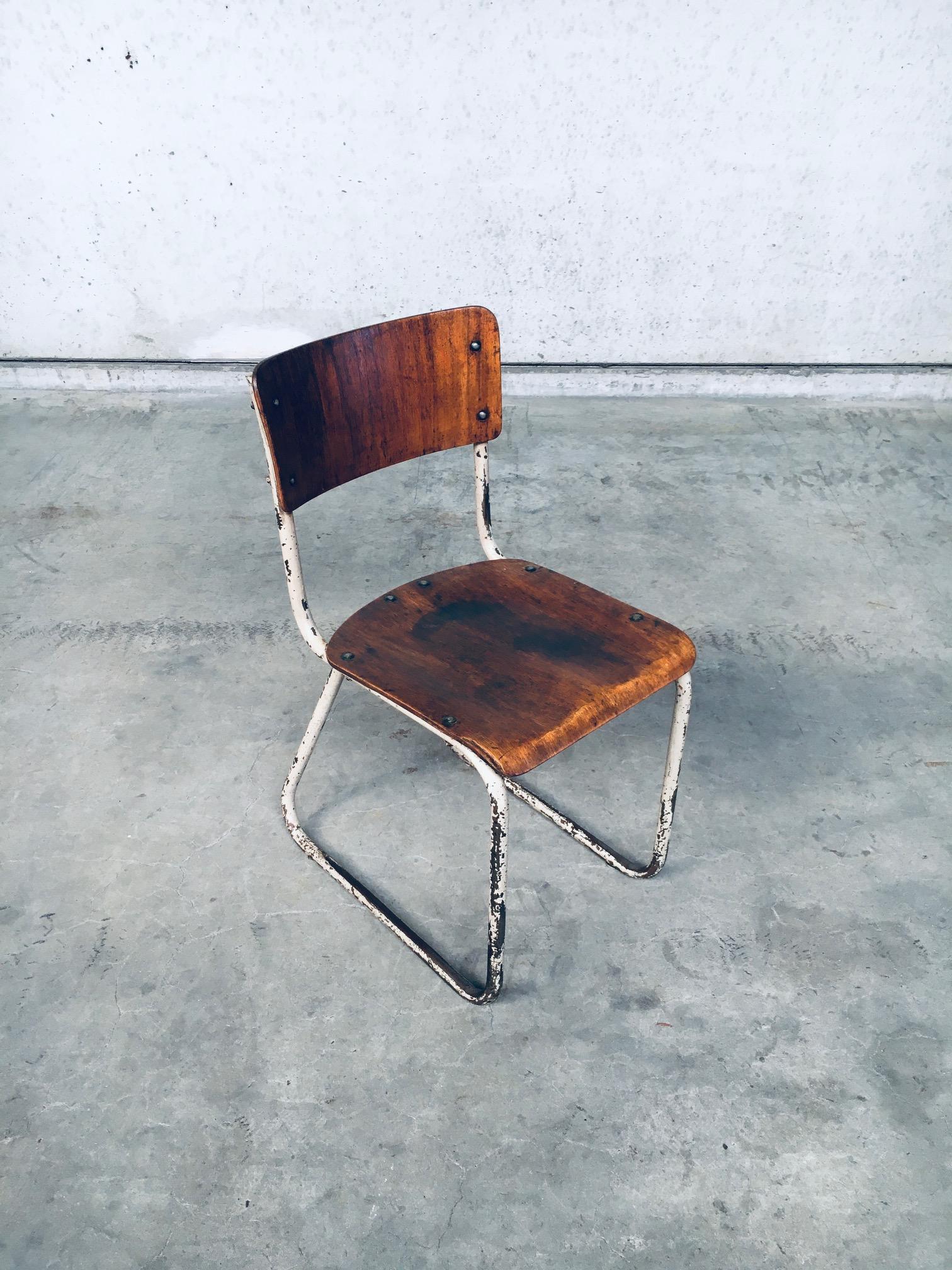 Bauhaus Industrial Design School Chair, Germany 1940's In Distressed Condition In Oud-Turnhout, VAN