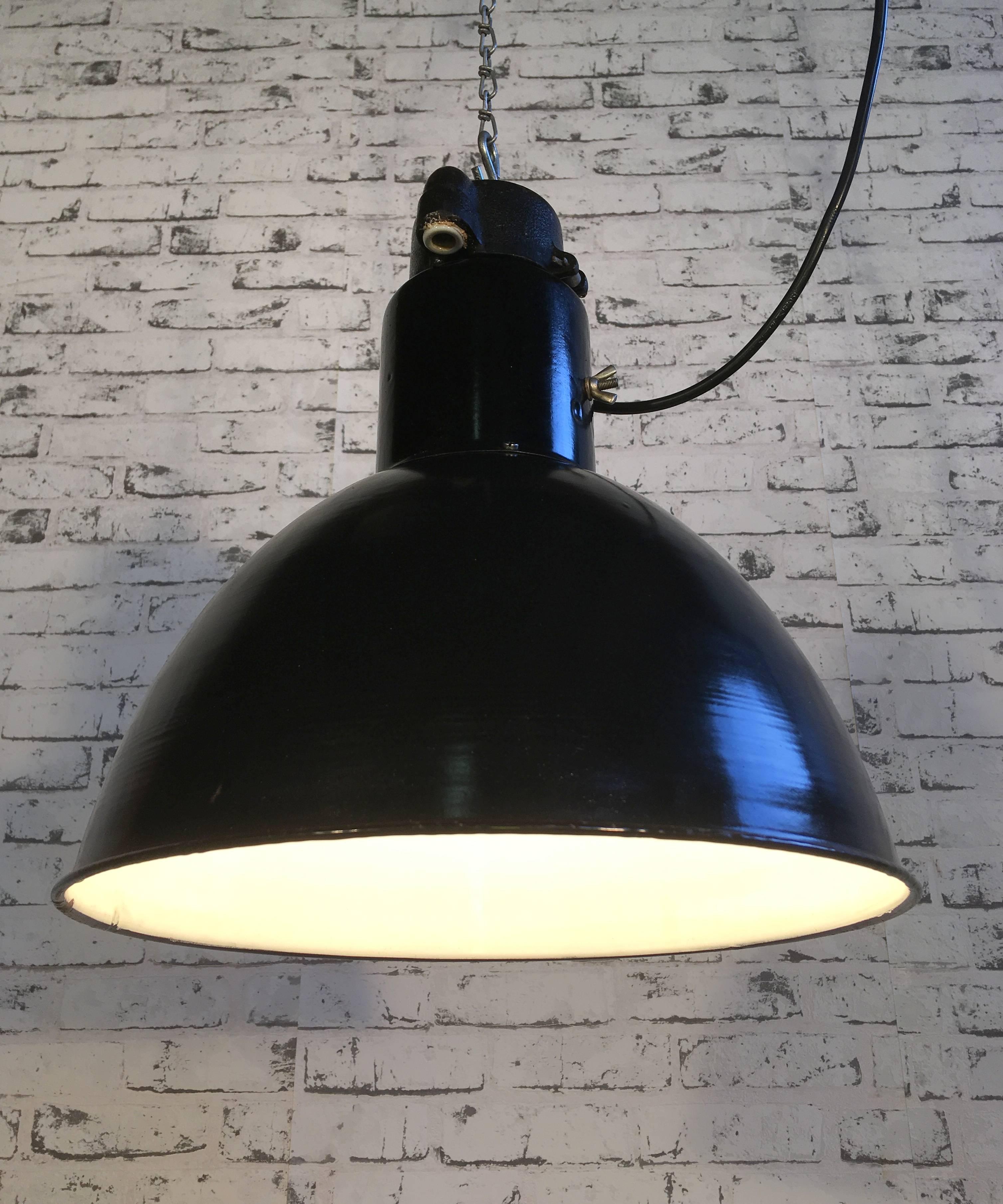 20th Century Bauhaus Industrial Enamel Pendant Lamp, 1930s