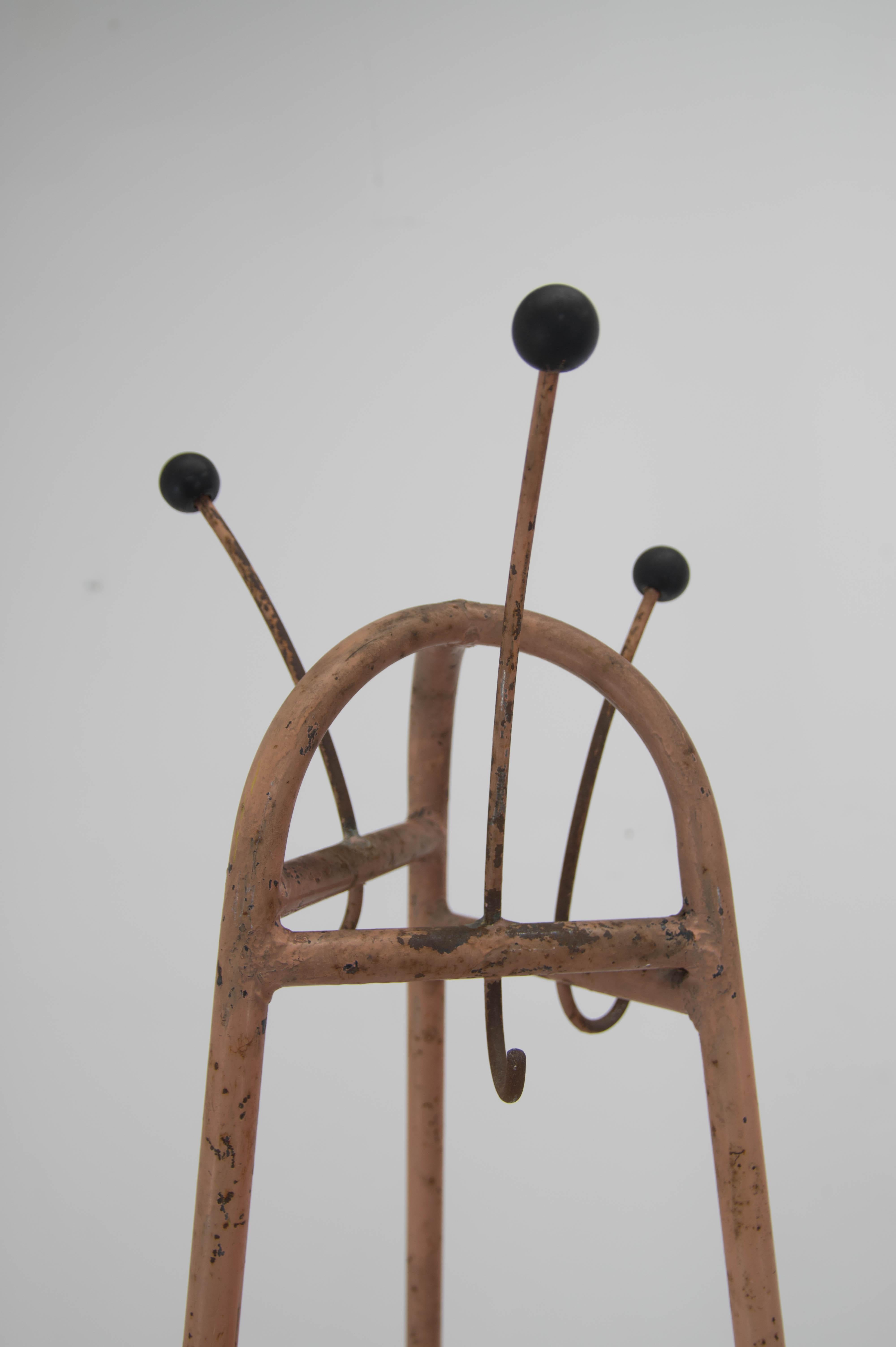 Bauhaus Industrial Pink Coat Stand, 1920s In Fair Condition For Sale In Praha, CZ