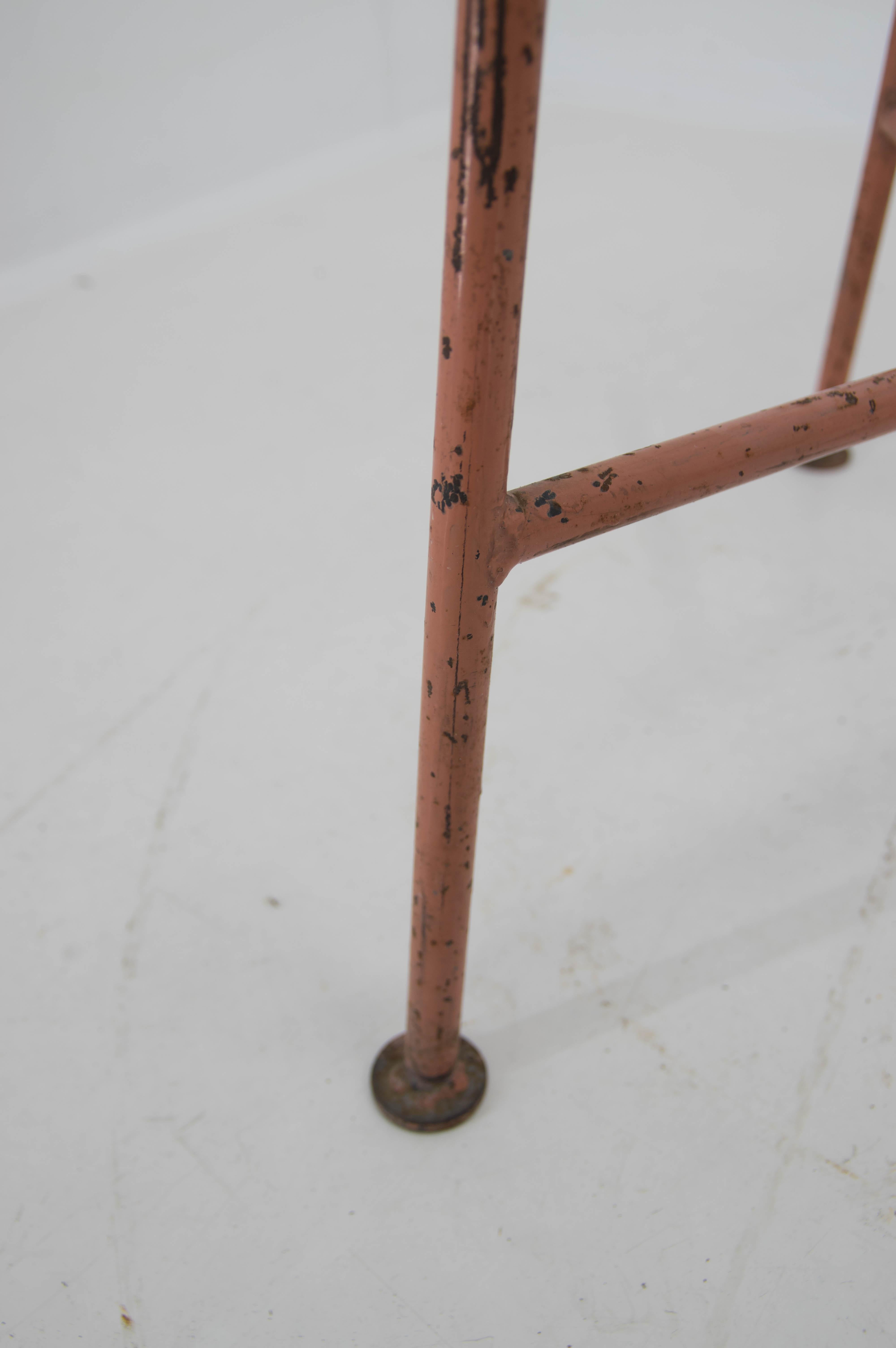 Bauhaus Industrial Pink Coat Stand, 1920s For Sale 1
