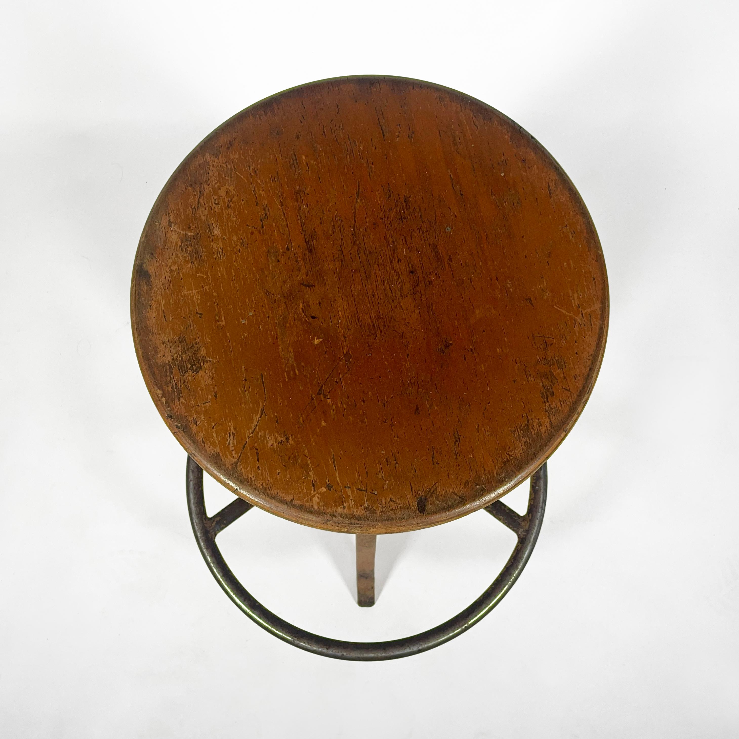 Bauhaus Industrial Polstergleich Arquitecto Taburete Giratorio Cair con Reposapiés Años 30 en venta 2