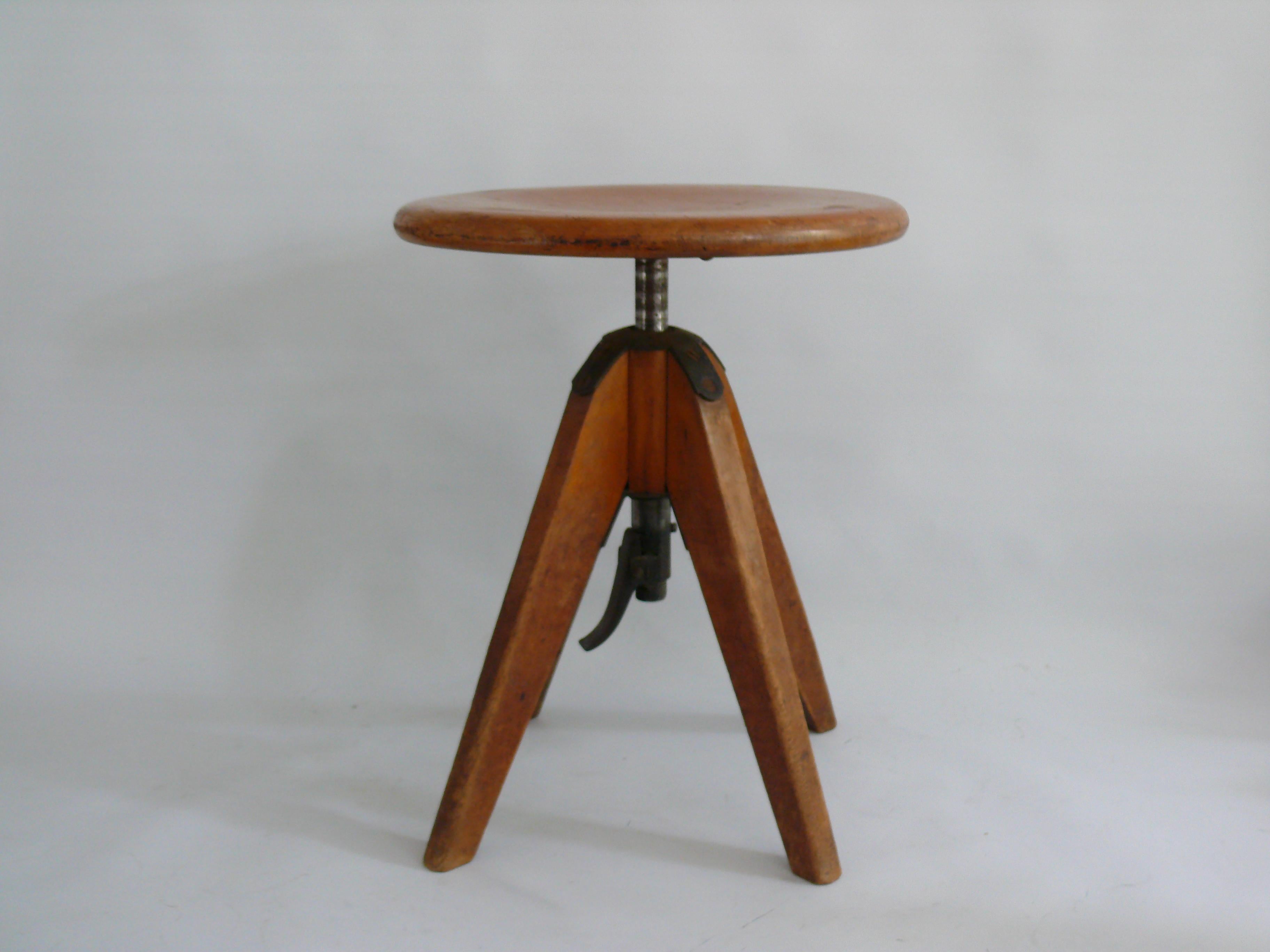 Industriel Tabouret pivotant industriel Bauhaus, Allemagne - Début du 20e siècle en vente