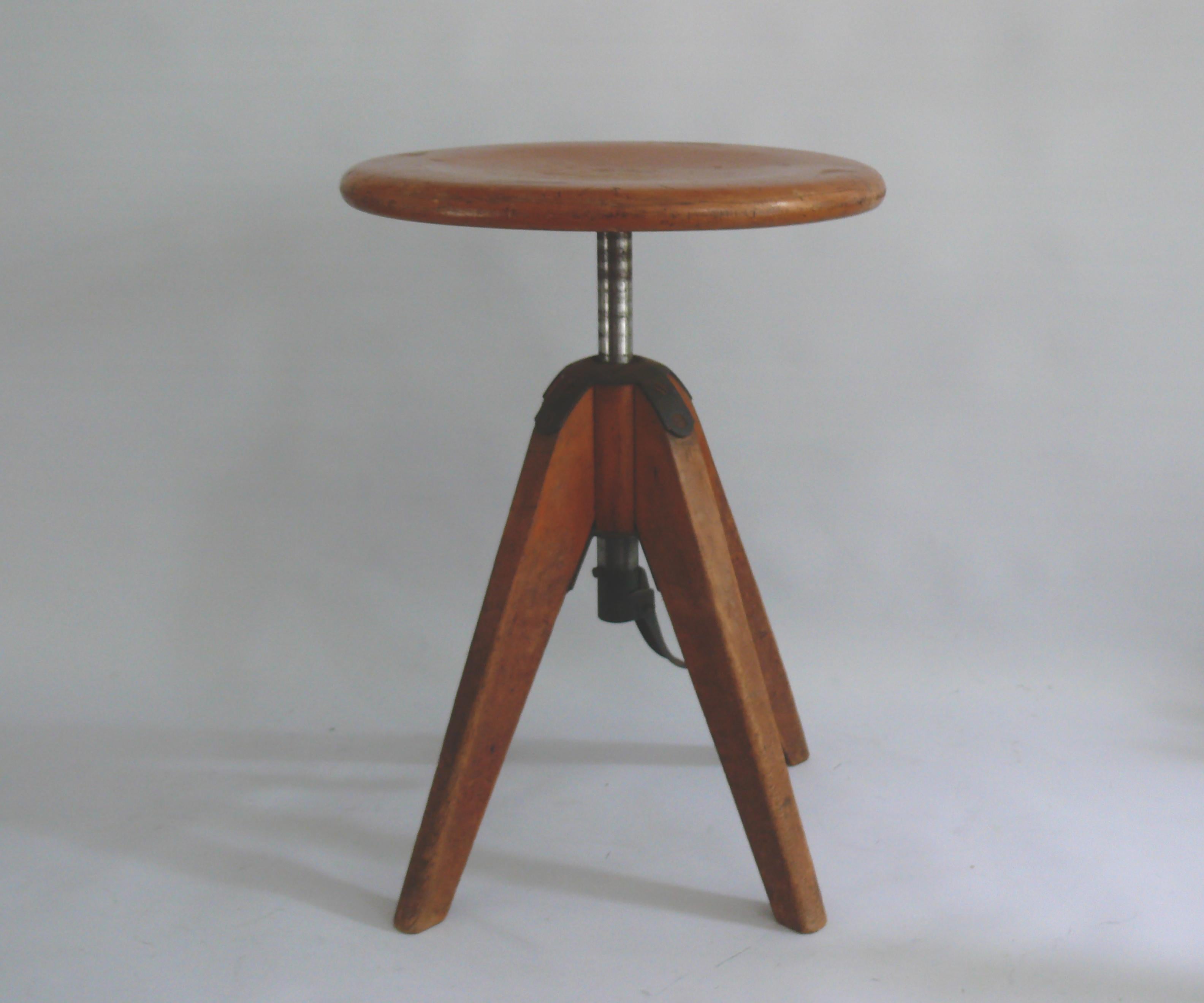 Allemand Tabouret pivotant industriel Bauhaus, Allemagne - Début du 20e siècle en vente