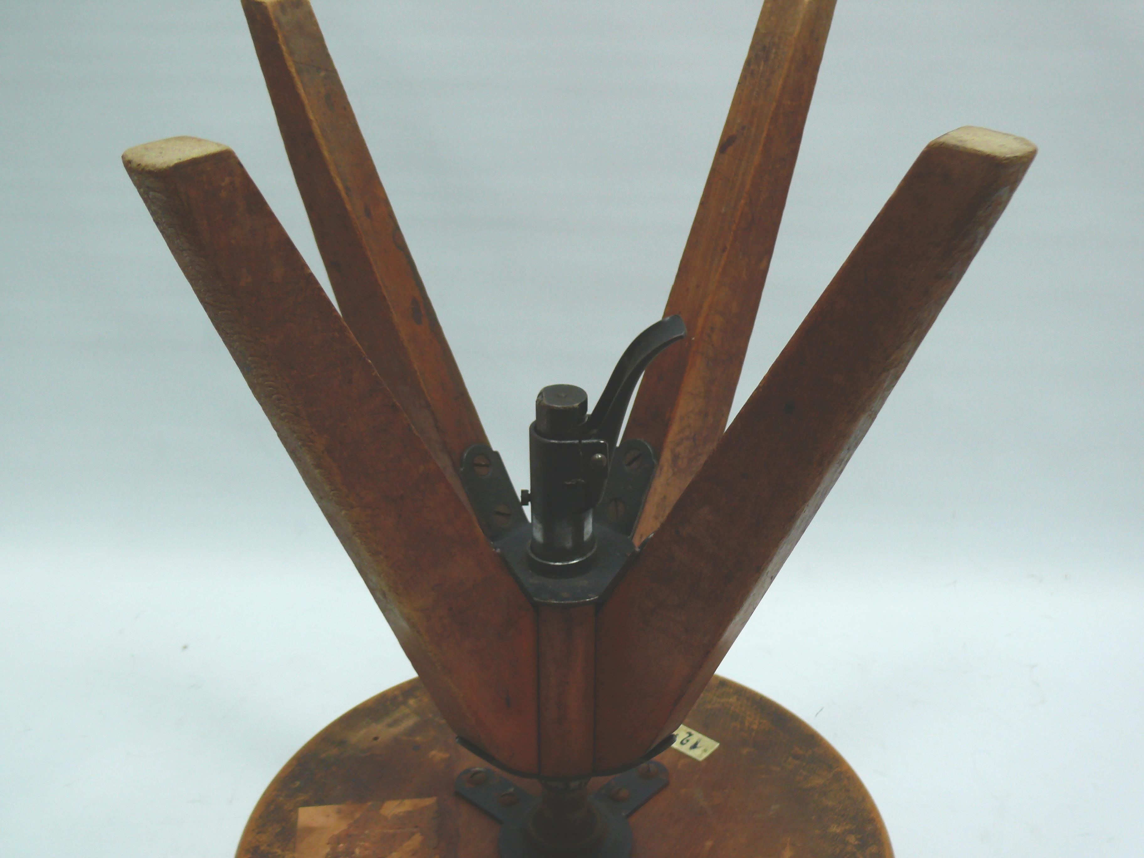 Tabouret pivotant industriel Bauhaus, Allemagne - Début du 20e siècle Bon état - En vente à Schwerin, MV