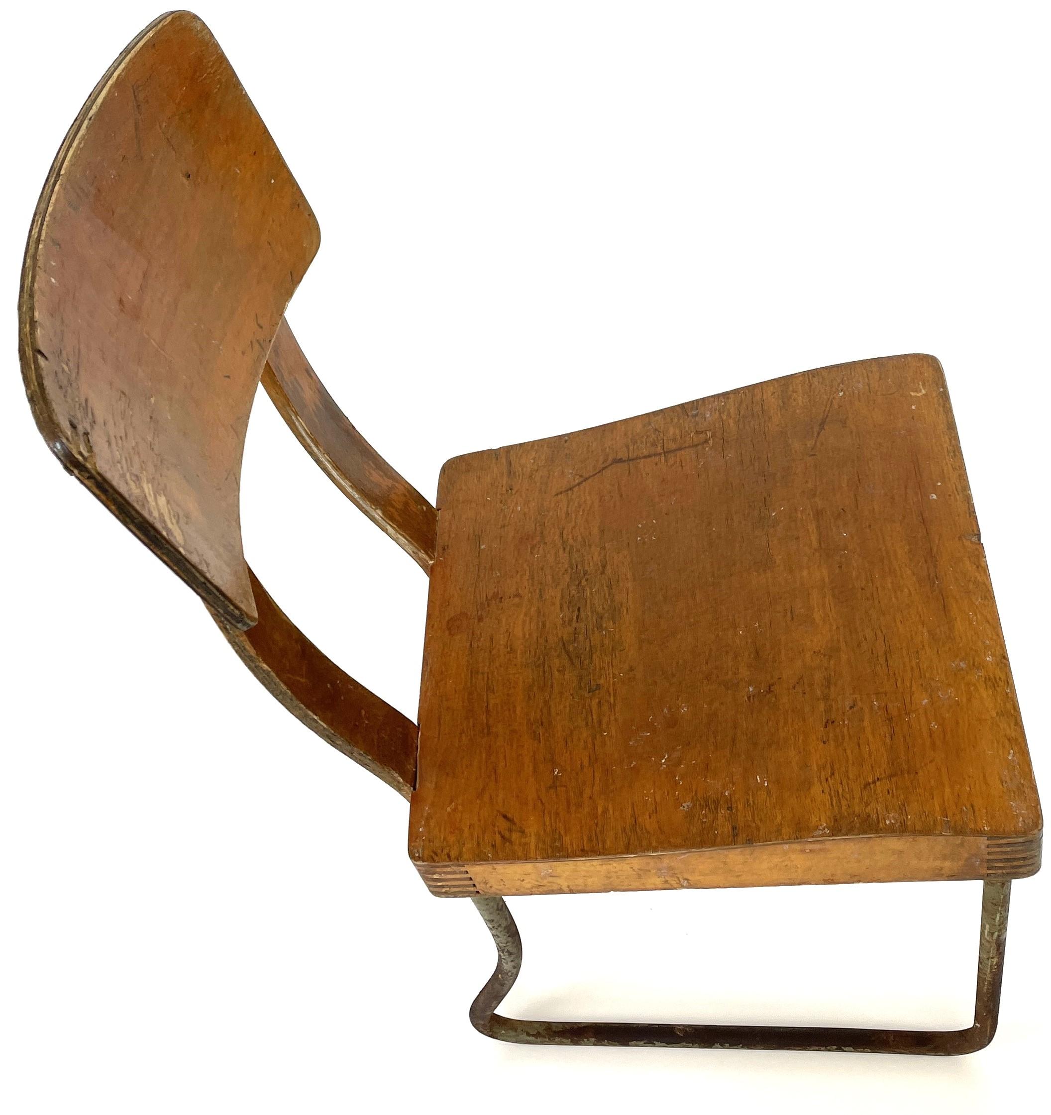 Bauhaus influenced Children’s Chair, Finland, 1920s In Fair Condition For Sale In Espoo, FI