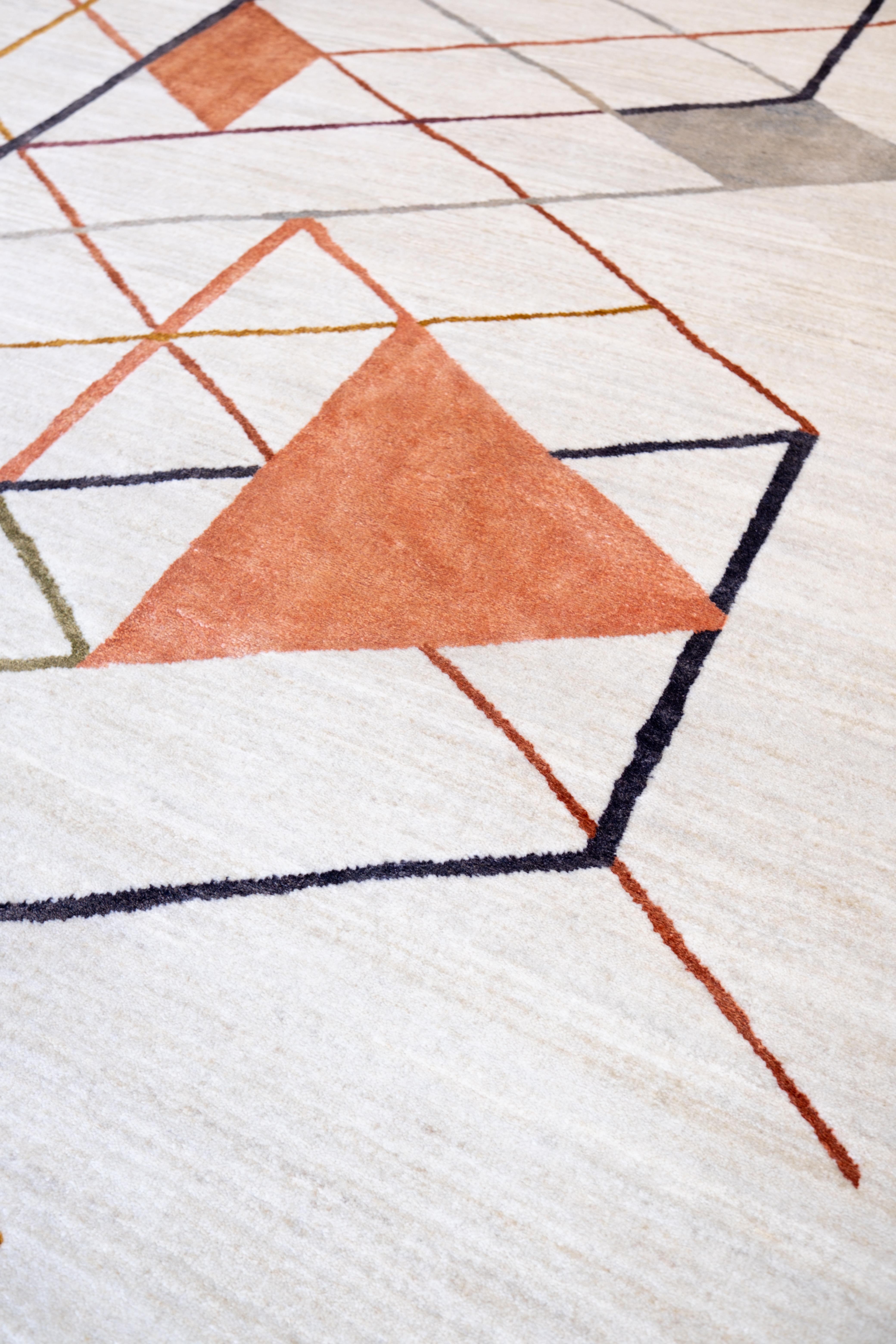 Mid-Century moderno Tappeto persiano geometrico di ispirazione Bauhaus in seta colorata su lana crema 6' x 9' in vendita