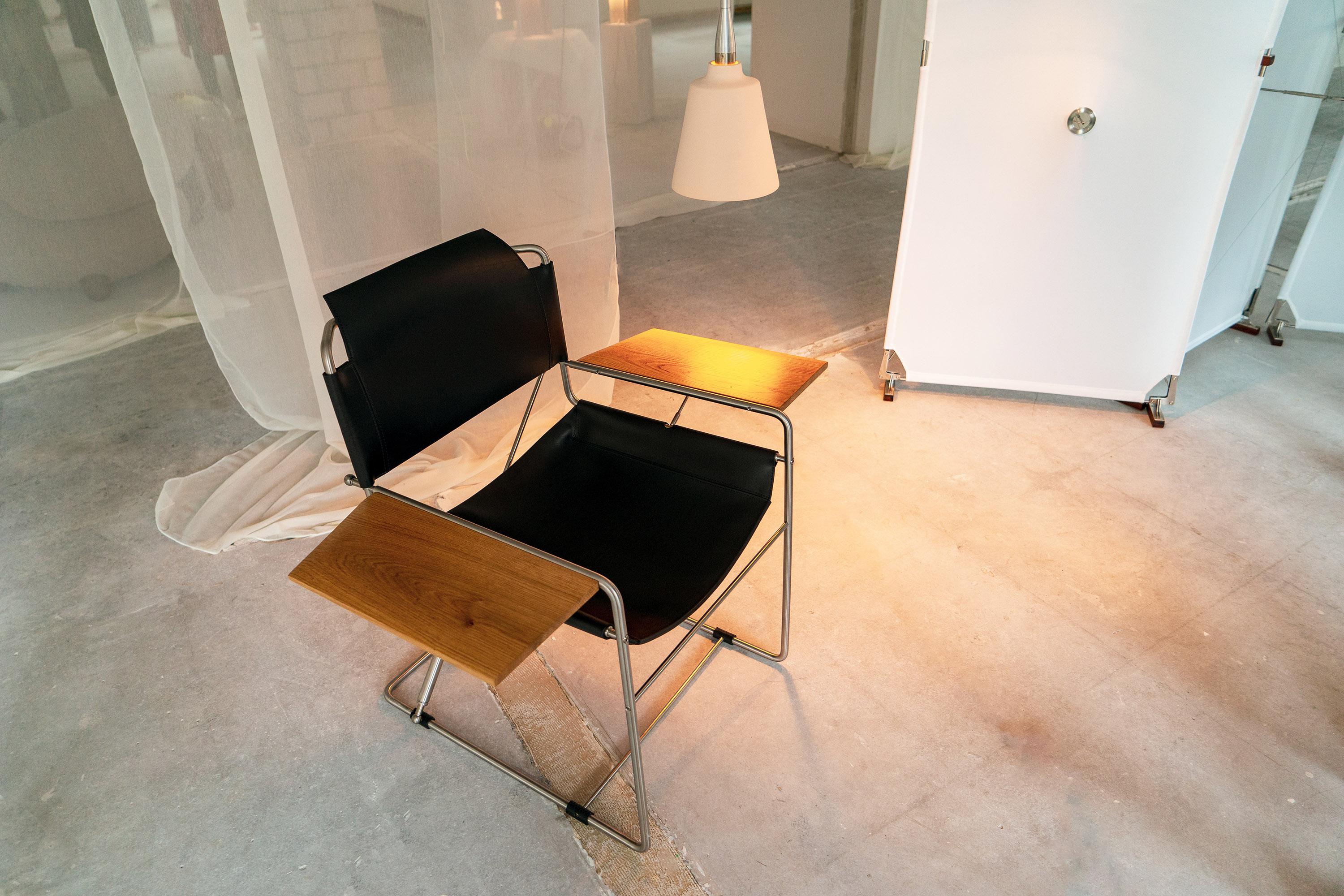 Chaise en cuir inspirée du Bauhaus permettant de basculer en vente 5