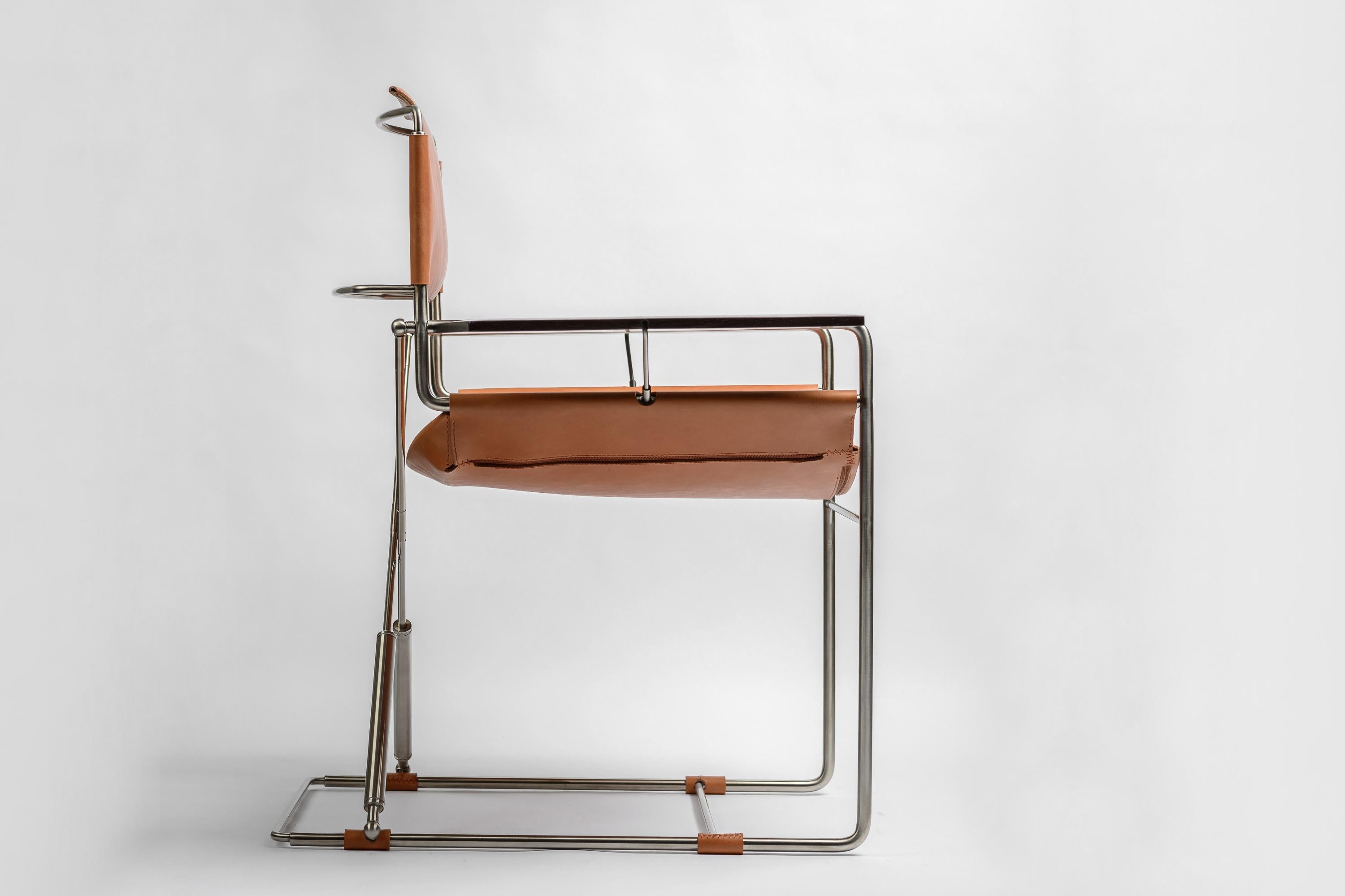 Acier inoxydable Fauteuil à bascule en cuir d'inspiration Bauhaus en vente