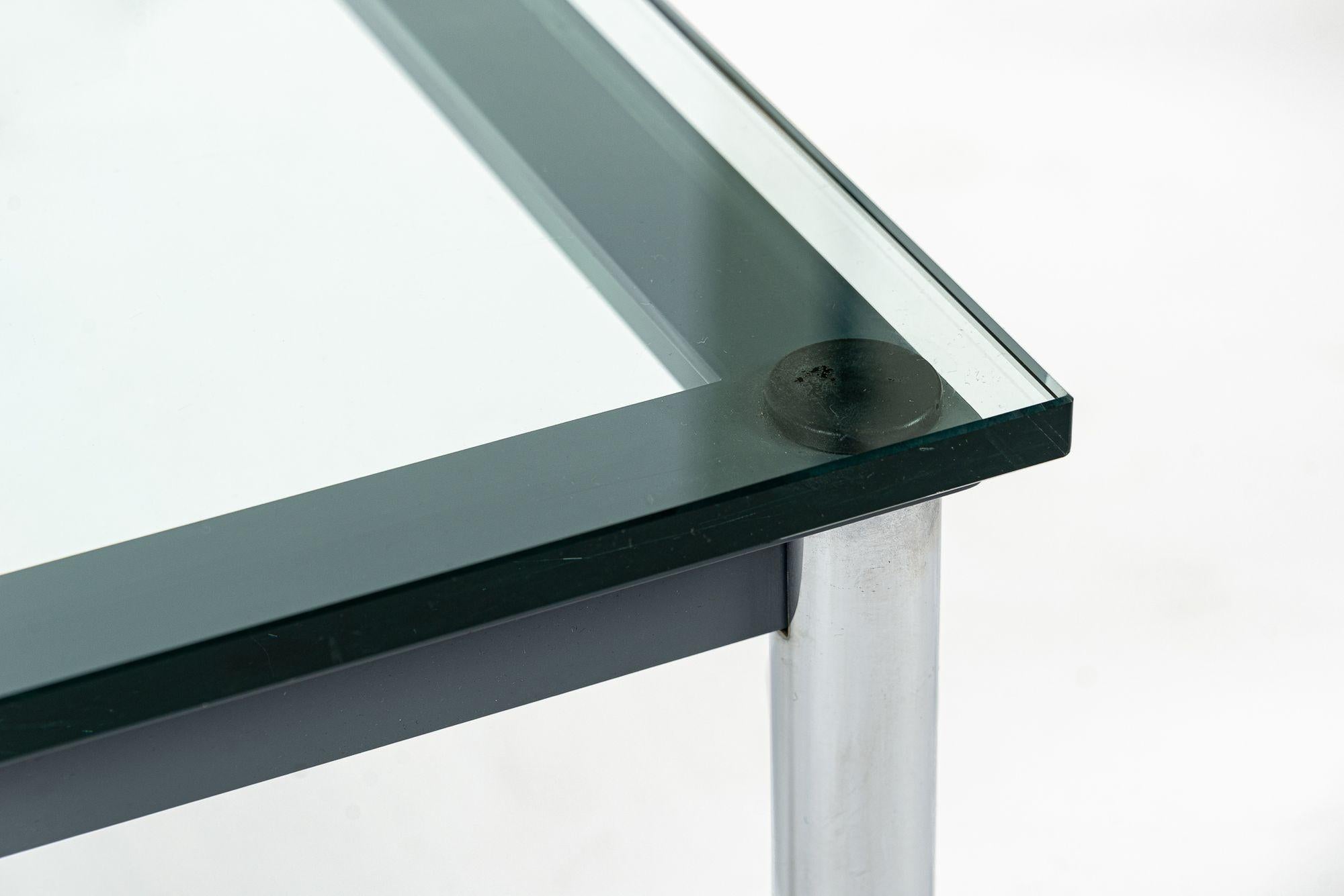 Bauhaus LC10-P Low Glass Coffee Table by Le Corbusier for Cassina 3