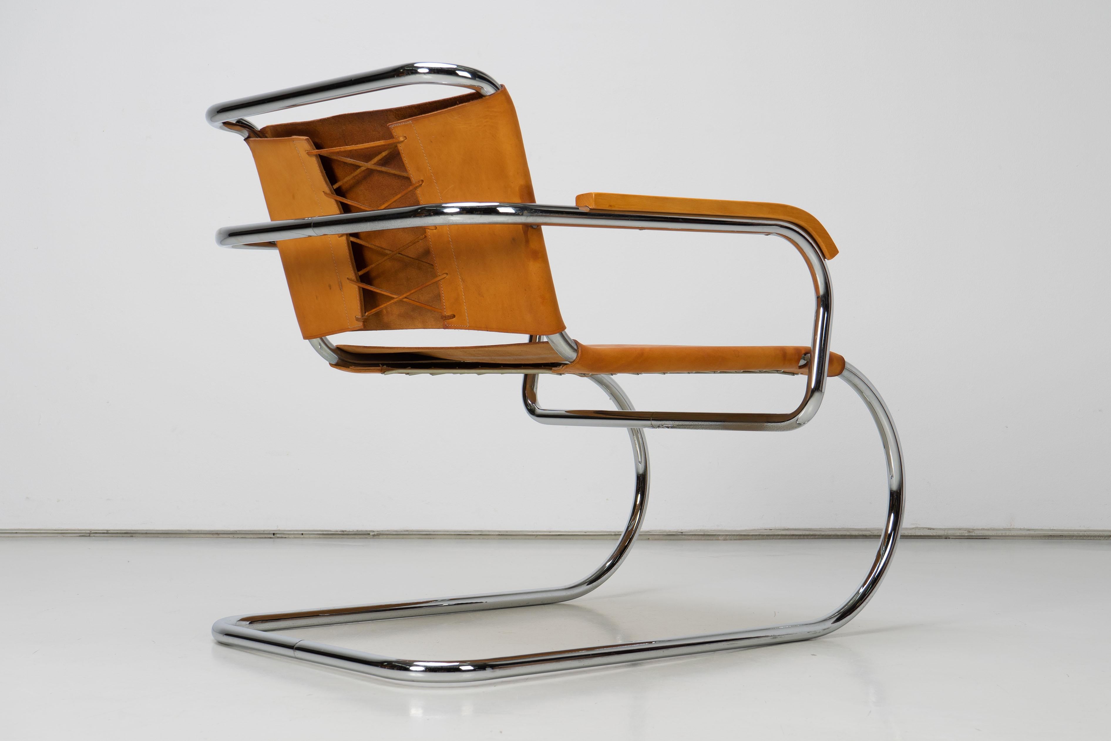 Bauhaus Leather Cantilever Chairs by Franco Albini Triennale, 1933 4