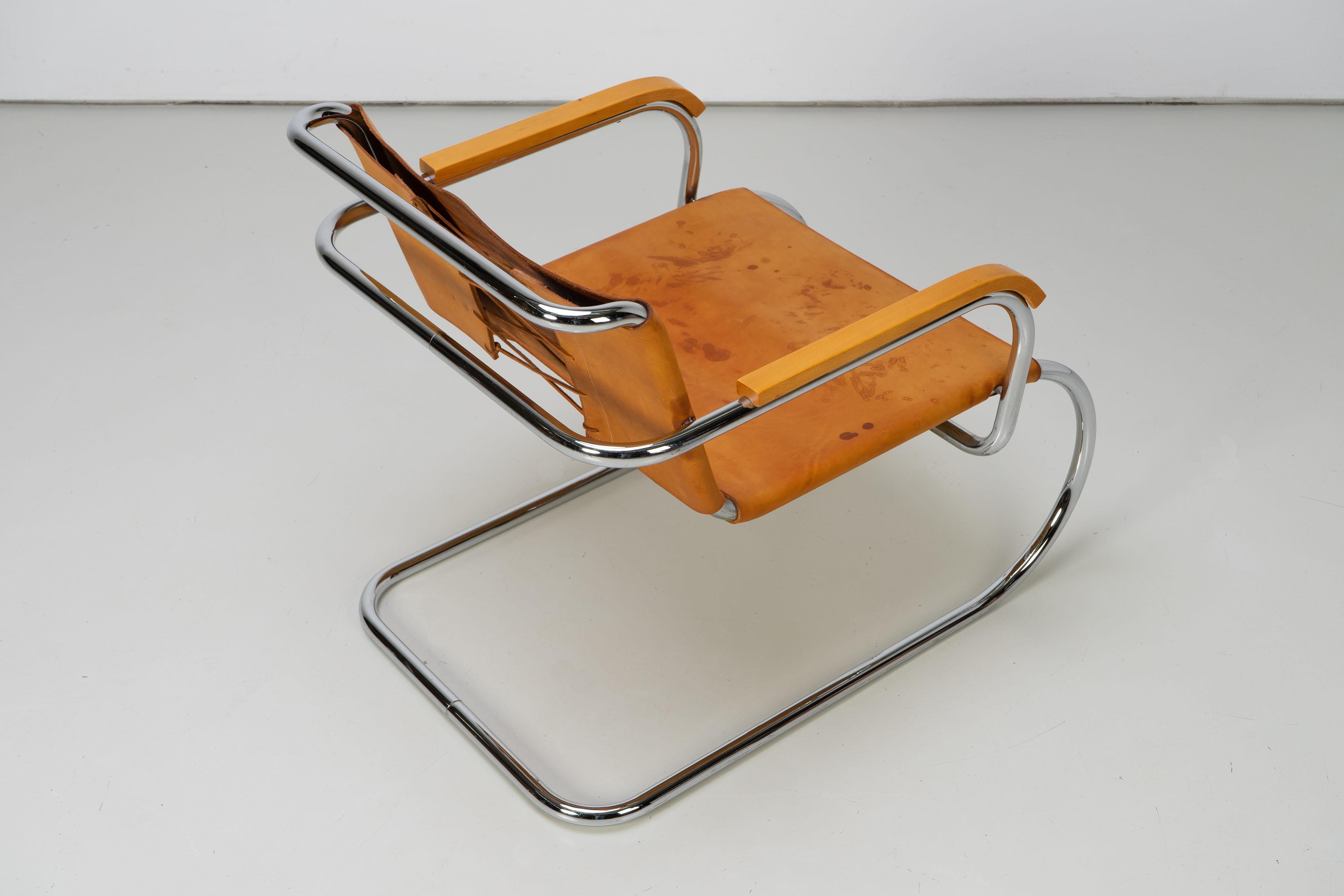 Bauhaus Leather Cantilever Chairs by Franco Albini Triennale, 1933 6