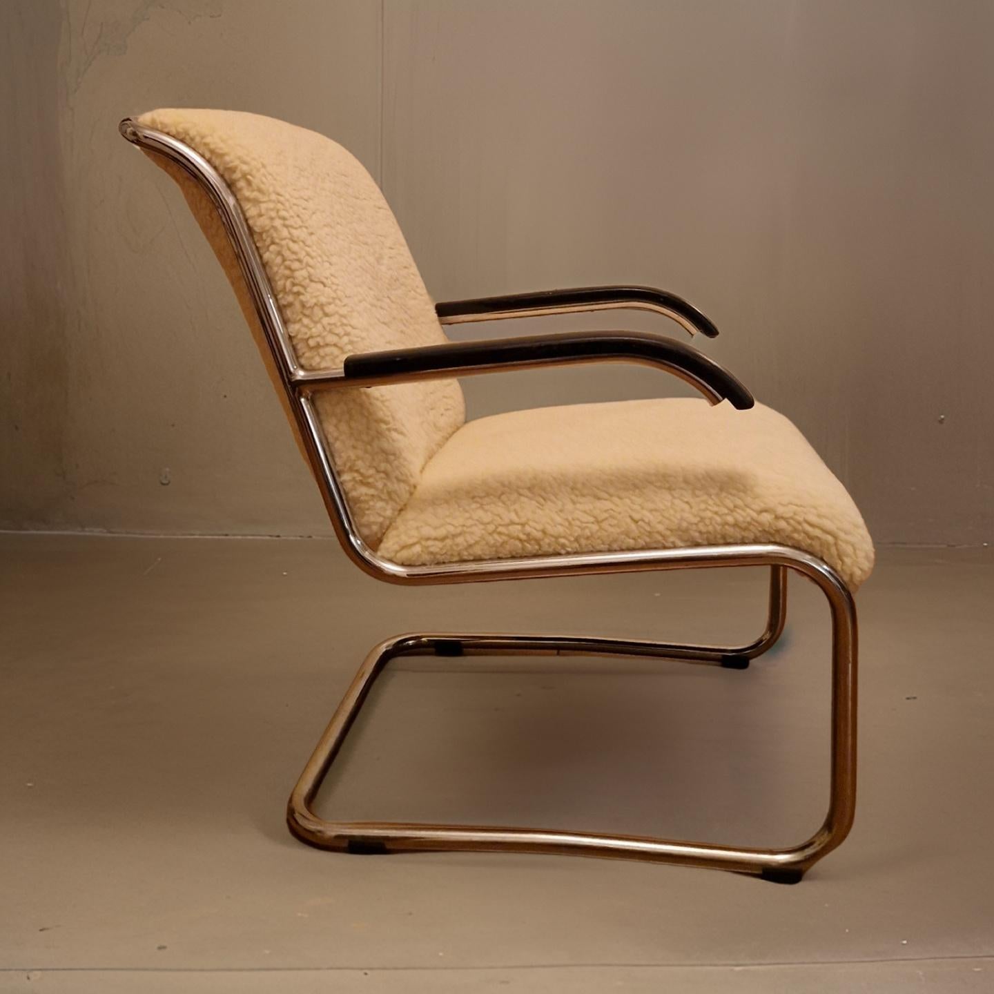 20th Century Bauhaus lounge chair with wool teddy upholstery, Netherlands 1930s