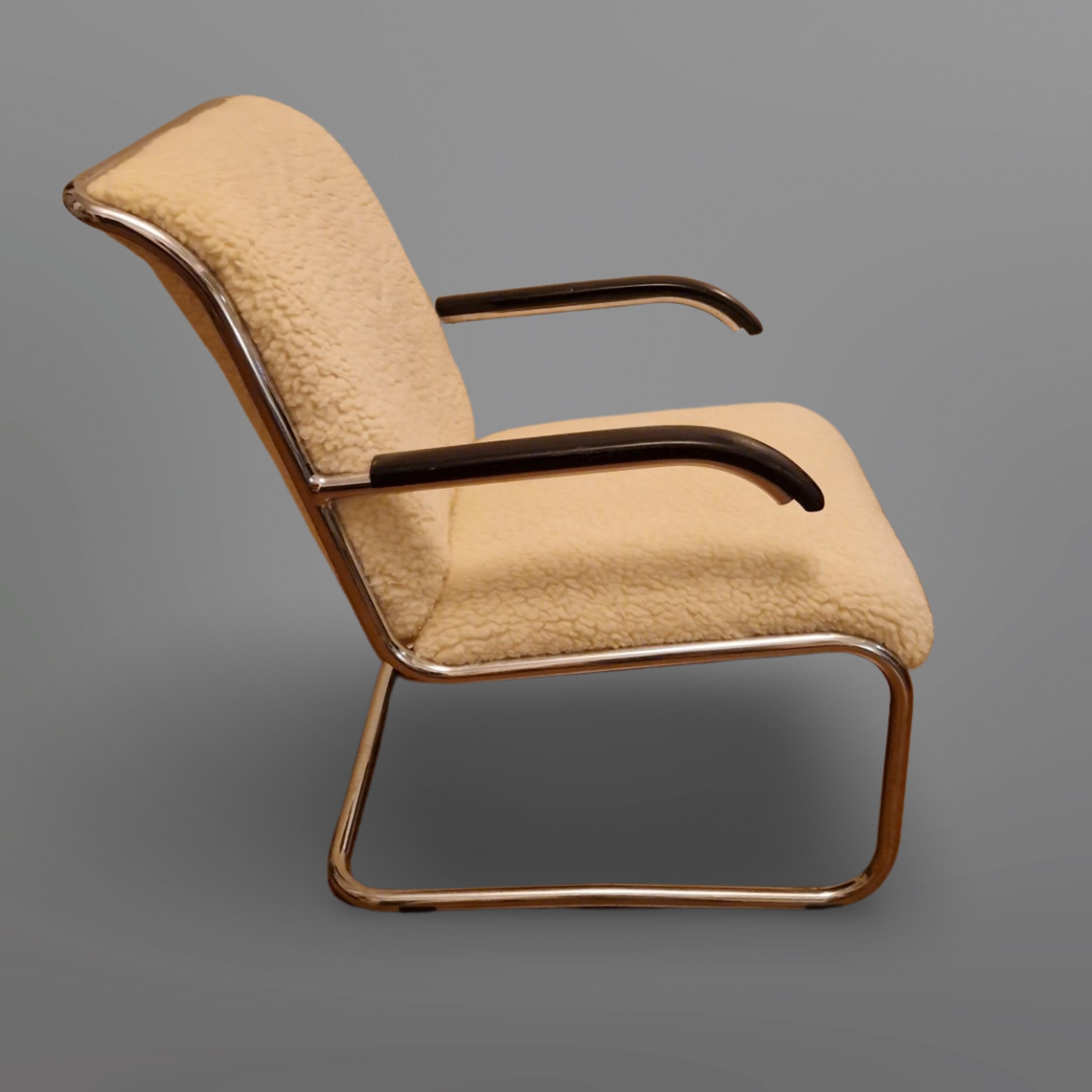 Metal Bauhaus lounge chair with wool teddy upholstery, Netherlands 1930s