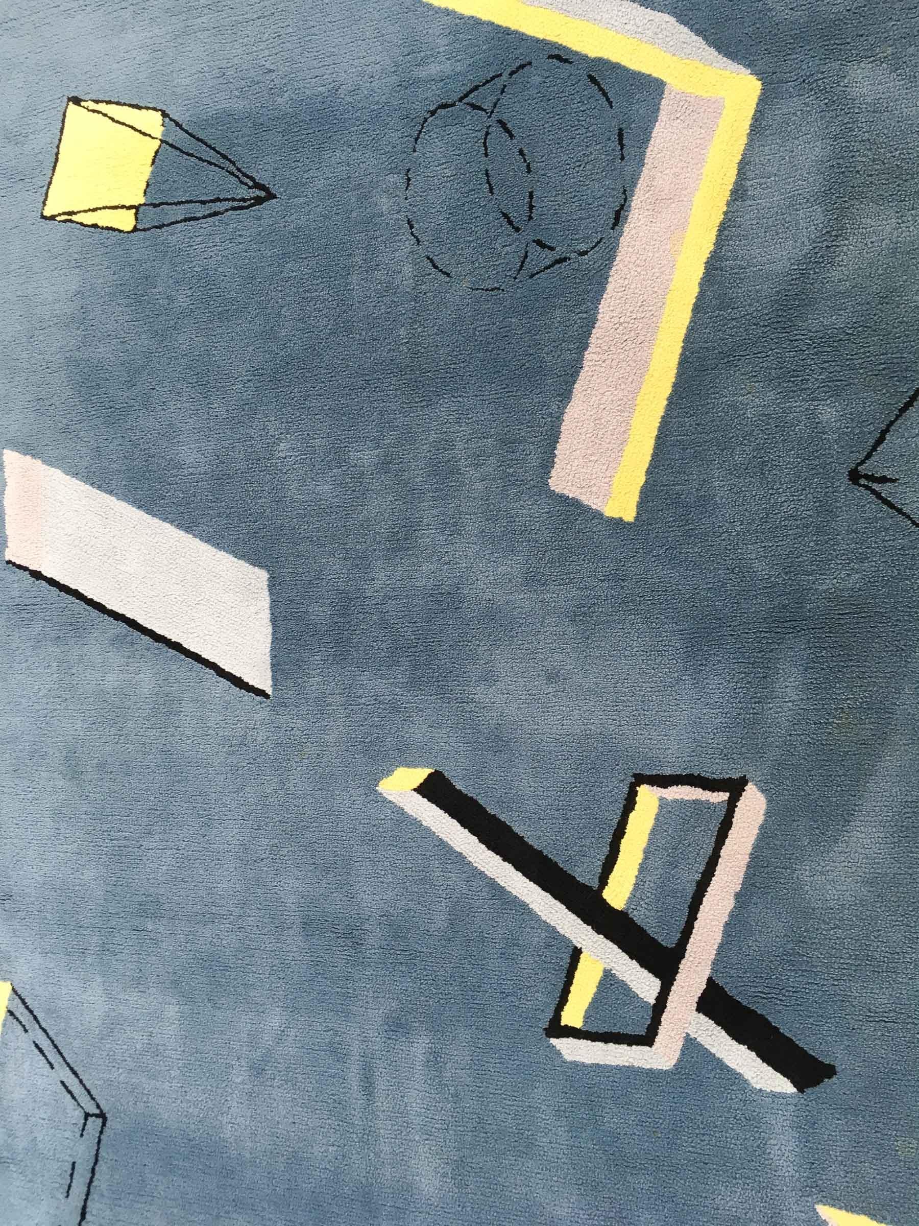 Tissage Tapis en laine architectural géométrique Bauhaus Memphis Art, bleu, jaune et gris  en vente