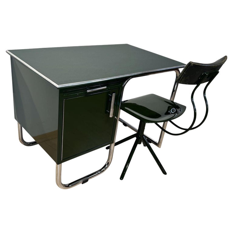 Bauhaus Metal and Steeltube Desk, Green Lacquer, Nickel, Germany circa  1920/30 For Sale at 1stDibs