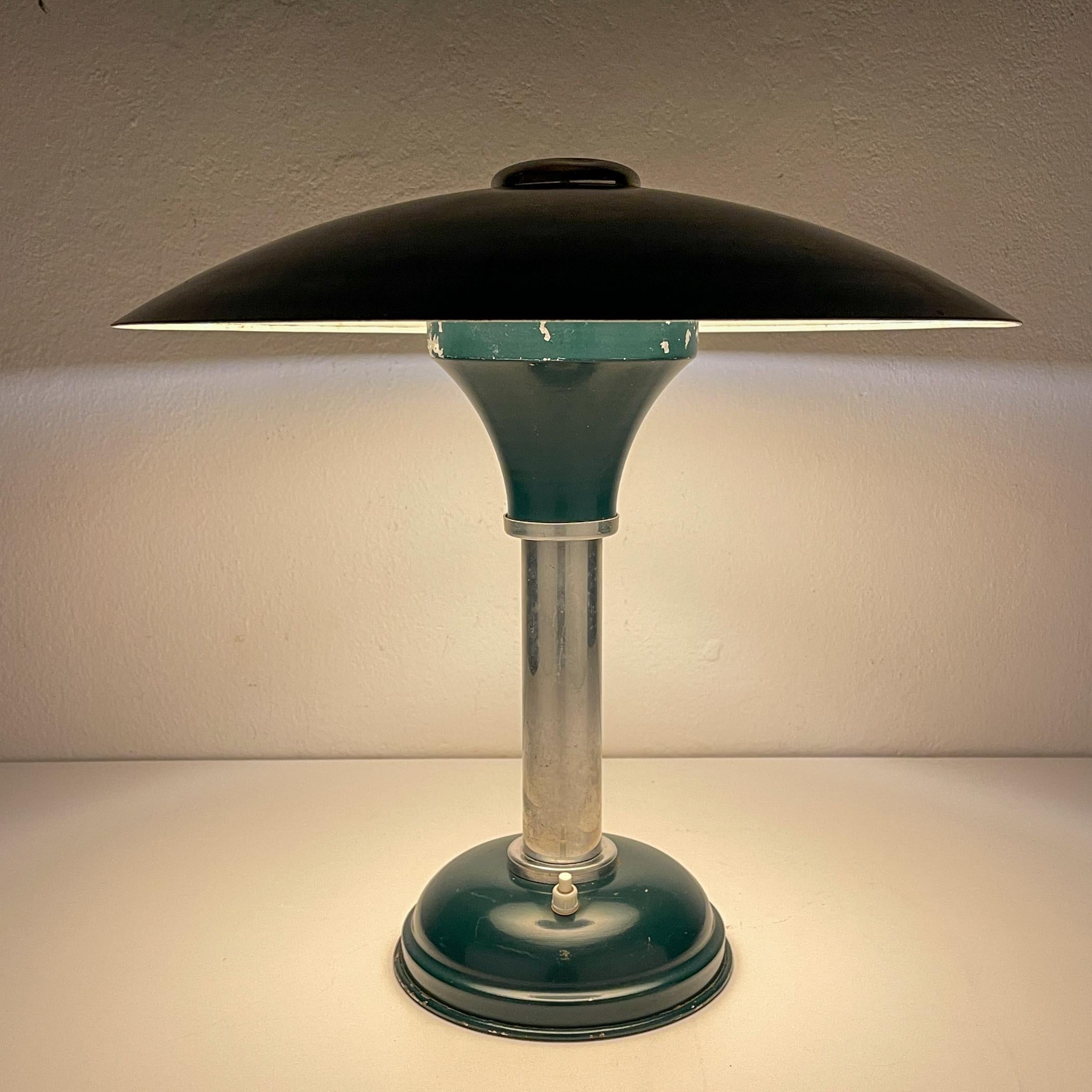 Bauhaus-Tischlampe aus Metall von Max Schumacher, Deutschland 1930er Jahre im Zustand „Gut“ im Angebot in Miklavž Pri Taboru, SI