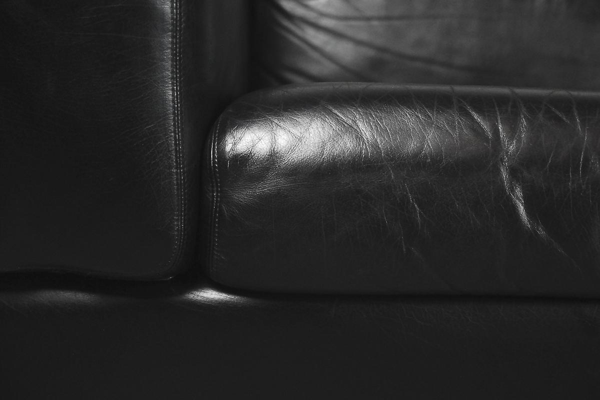 Bauhaus Minimalist Leather Tubular Sofa by Pethrus Lindlöf for Lindlöfs Möbler For Sale 4