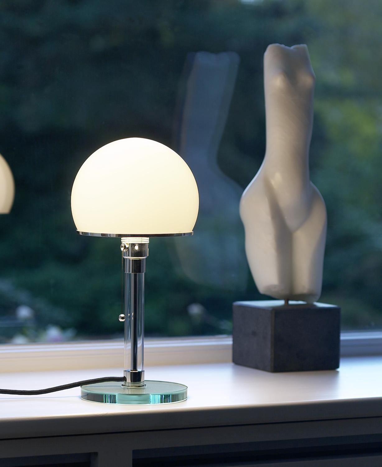 Lampe de bureau Bauhaus Modèle WG 24 du Prof. Wilhelm Wagenfeld Neuf - En vente à Los Angeles, CA