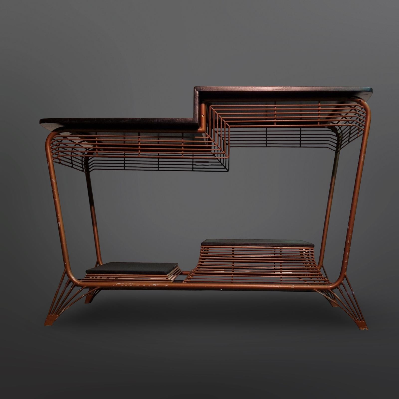 Allemand Table d'appoint moderniste Bauhaus à plusieurs niveaux, Allemagne, années 1950 en vente