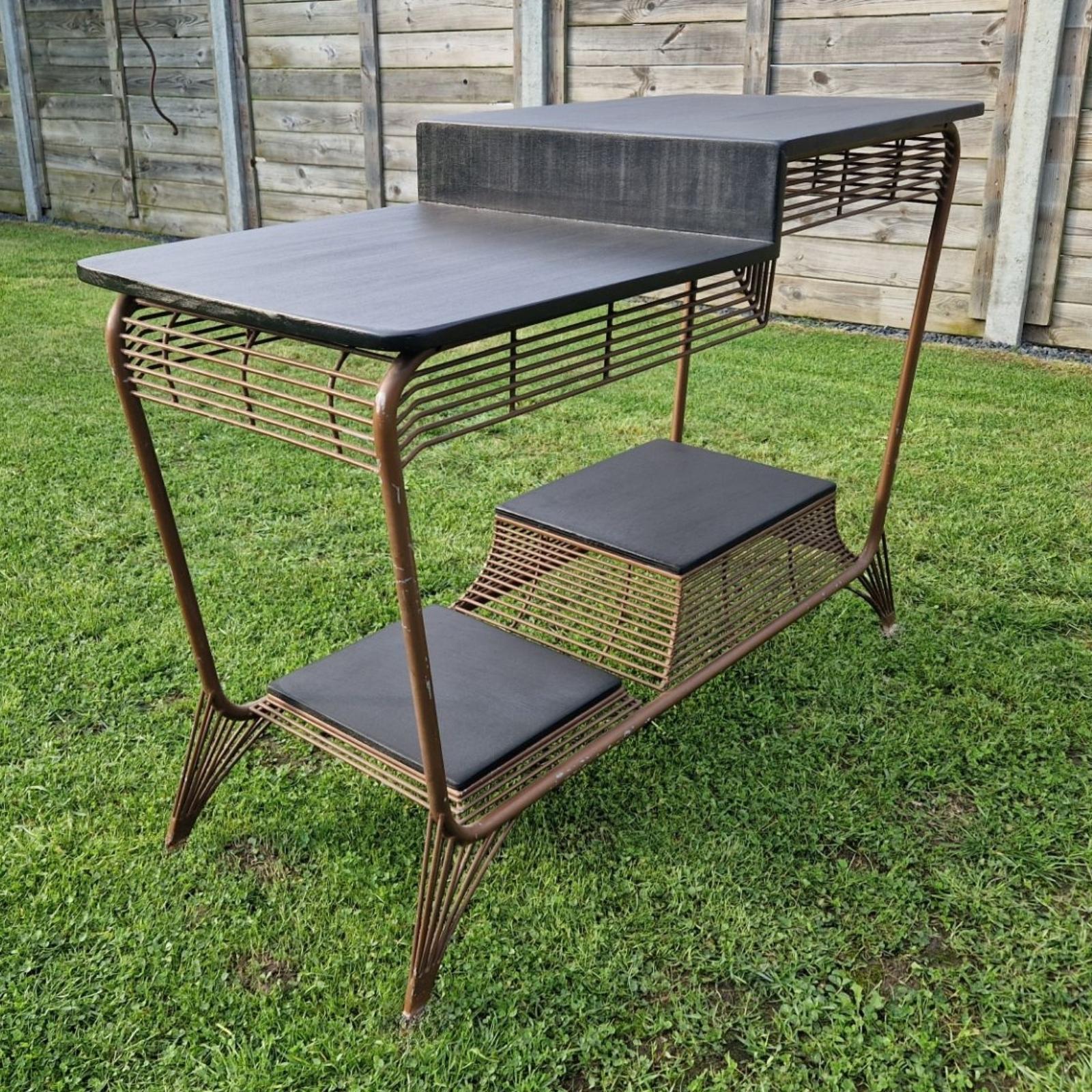 Table d'appoint moderniste Bauhaus à plusieurs niveaux, Allemagne, années 1950 en vente 2