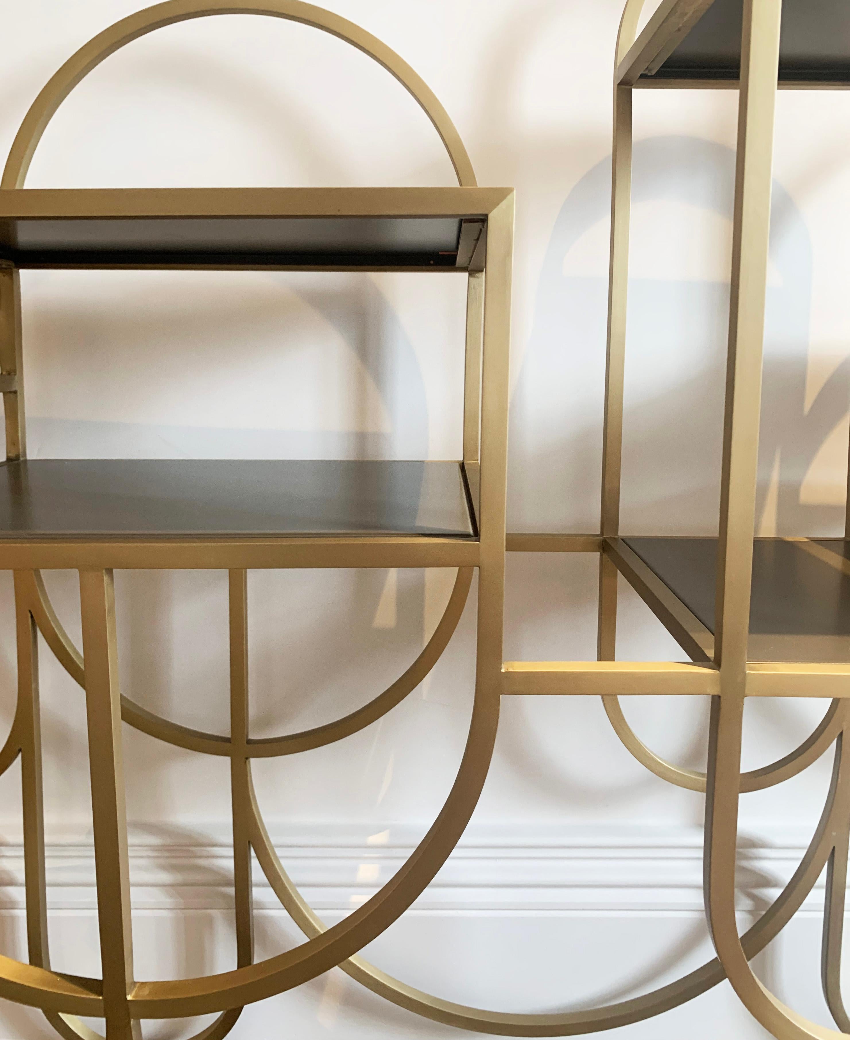 Aluminium Table console contemporaine - Finition métal doré - Style Bauhaus - LARA Bohinc