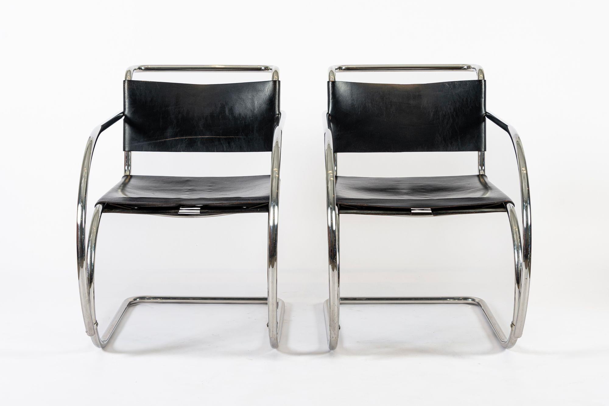 Fauteuils en cuir noir Bauhaus MR 20 par Mies van der Rohe pour Knoll, 1979 Bon état - En vente à Detroit, MI