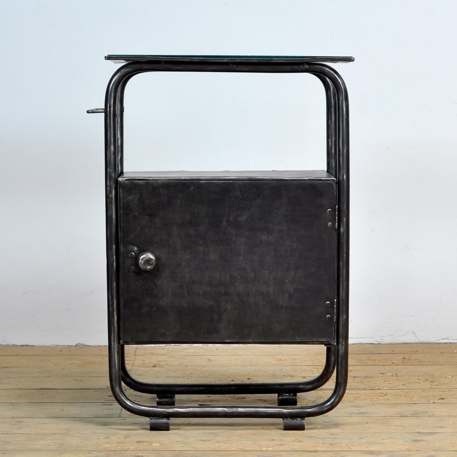 Bauhaus nightstand, 1930’s 4