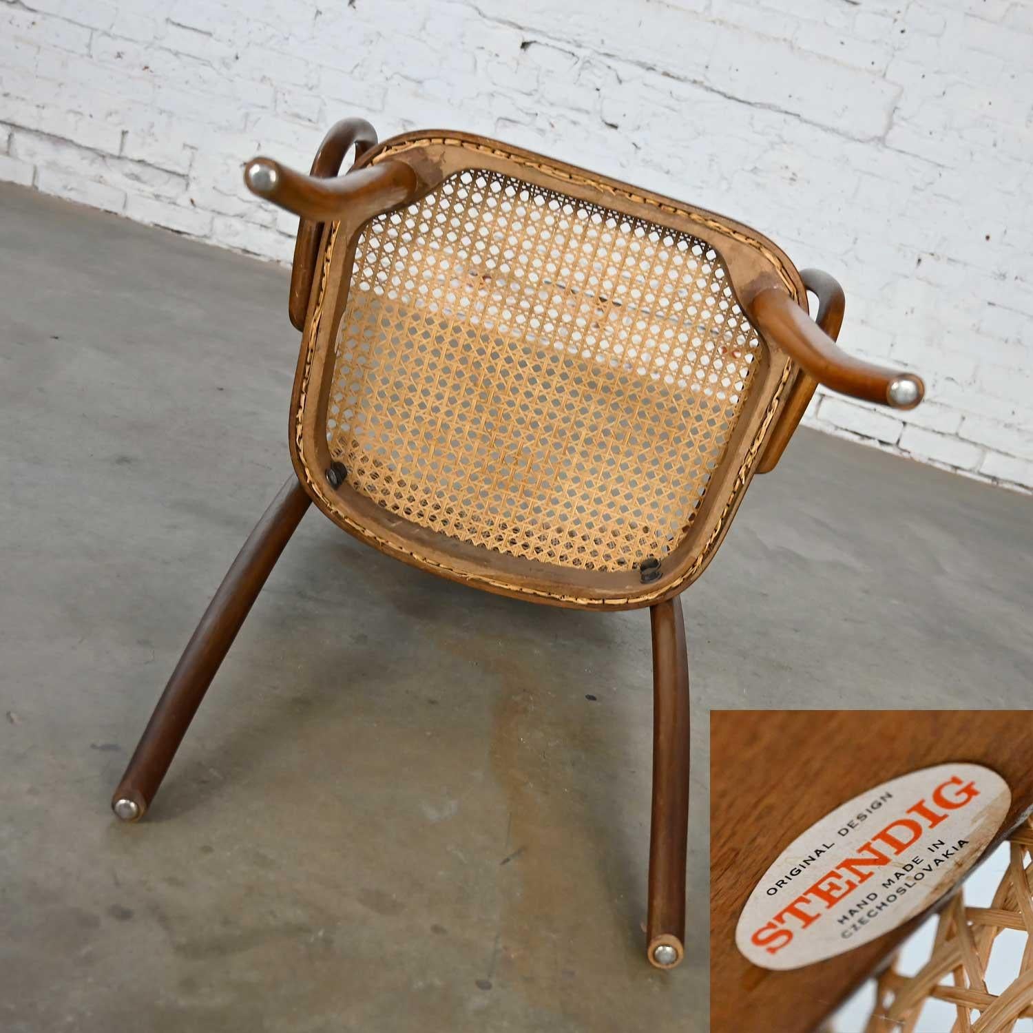 20th Century Bauhaus Oak Bentwood & Cane Josef Hoffman Prague 811 Chair for Stendig by Thonet