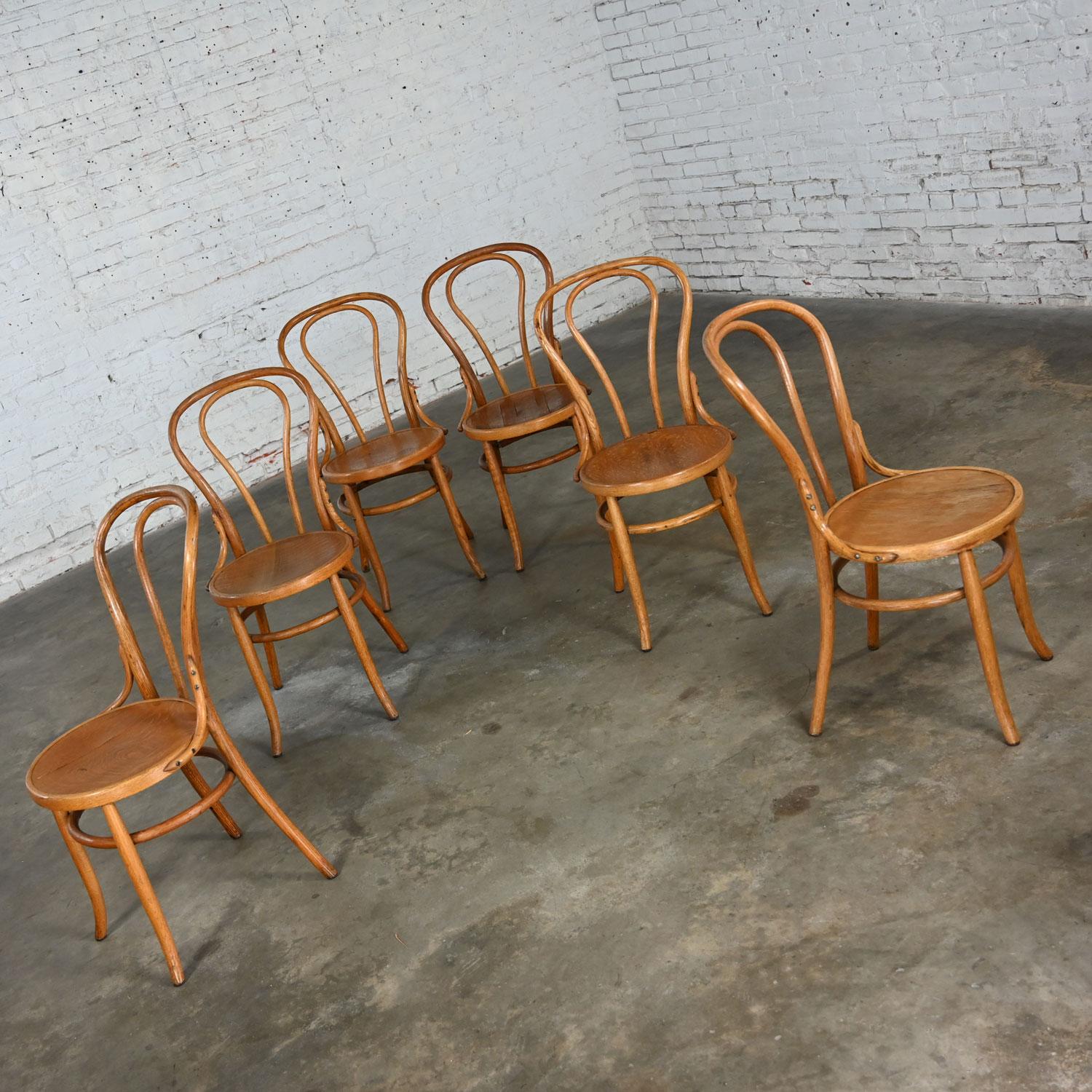 Bauhaus Oak Bentwood Chairs Attributed to Thonet #18 Café Chair Set of 6 In Good Condition For Sale In Topeka, KS