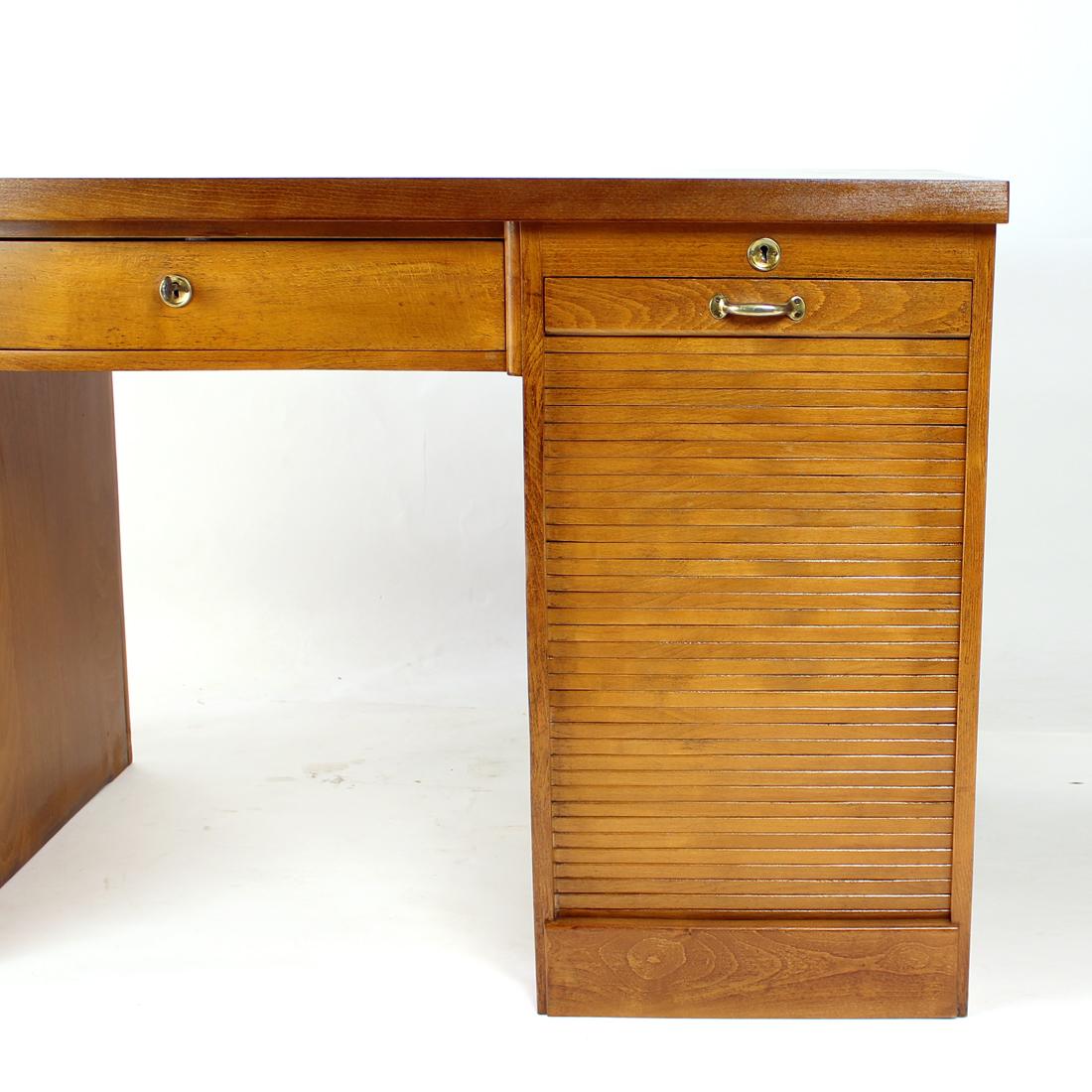 Bauhaus Oak Wood Desk With Roller Doors, Czechoslovakia 1940s For Sale 3