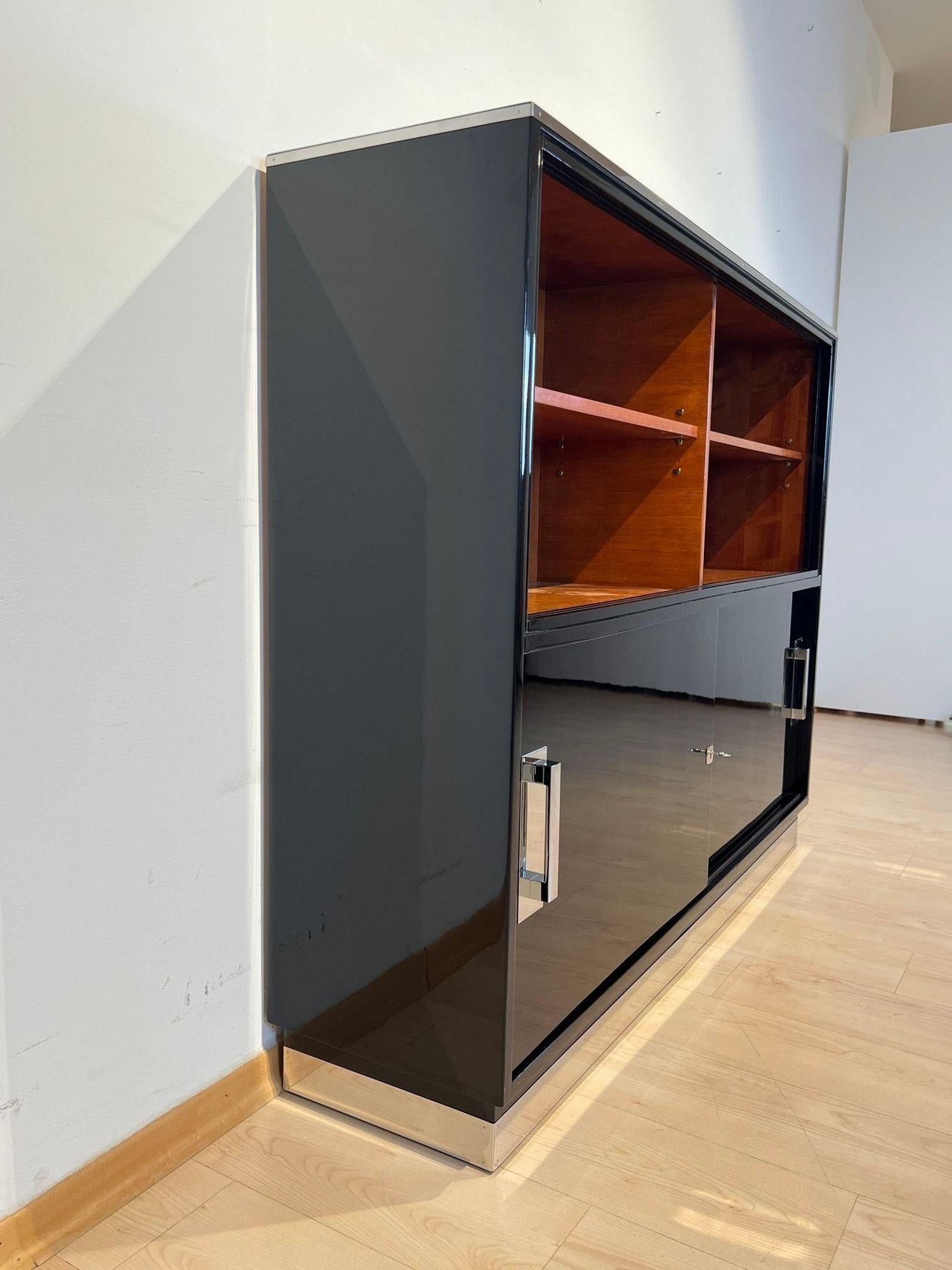 Bauhaus Office Cabinet, Black Lacquer, Mahogany, Germany circa 1930 In Good Condition For Sale In Regensburg, DE