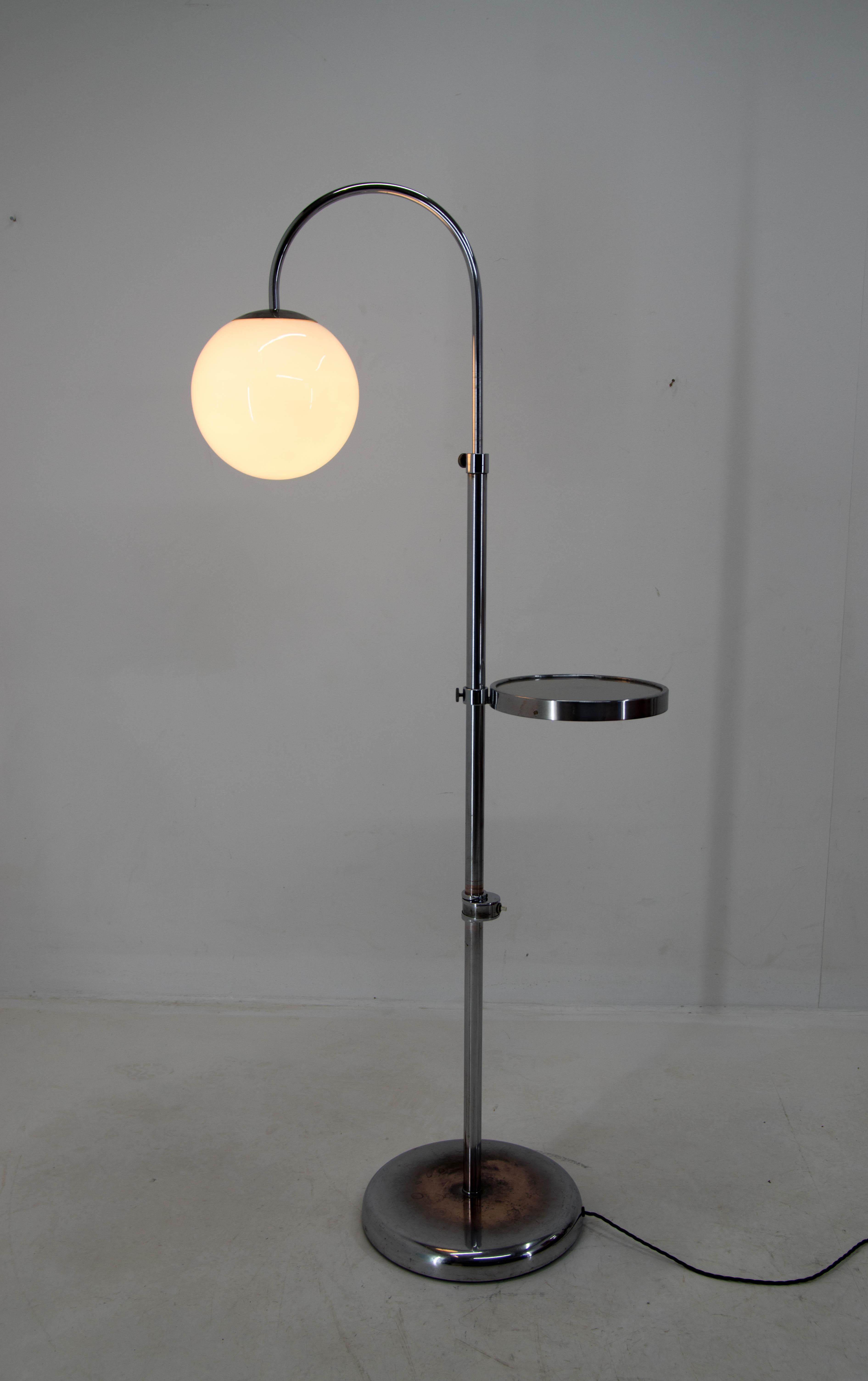 Mid-20th Century Bauhaus or Functionalist Floor Lamp with Adjustable Height, 1940s